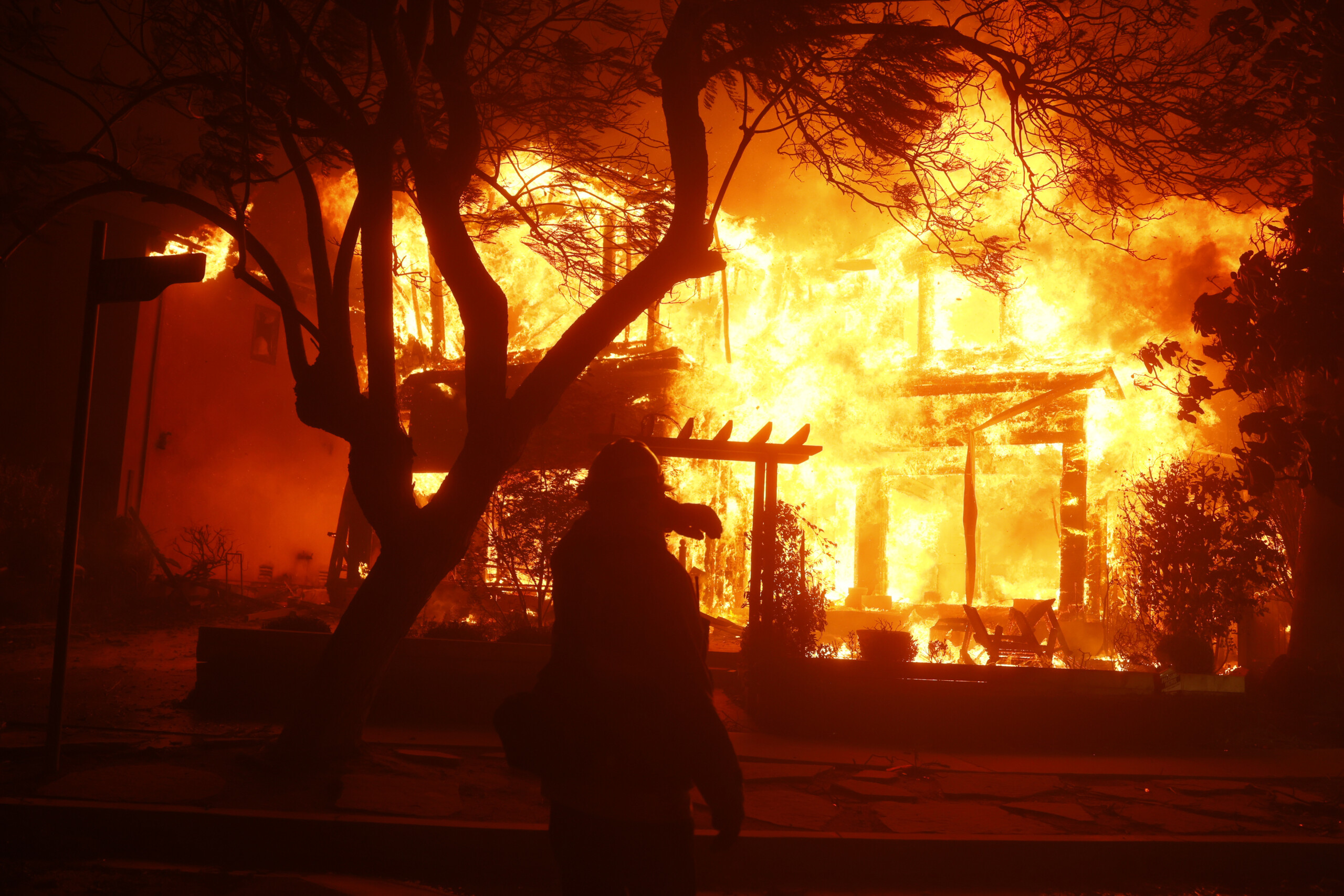 usa los angeles fire around 100000 evacuated also nasa laboratory scaled
