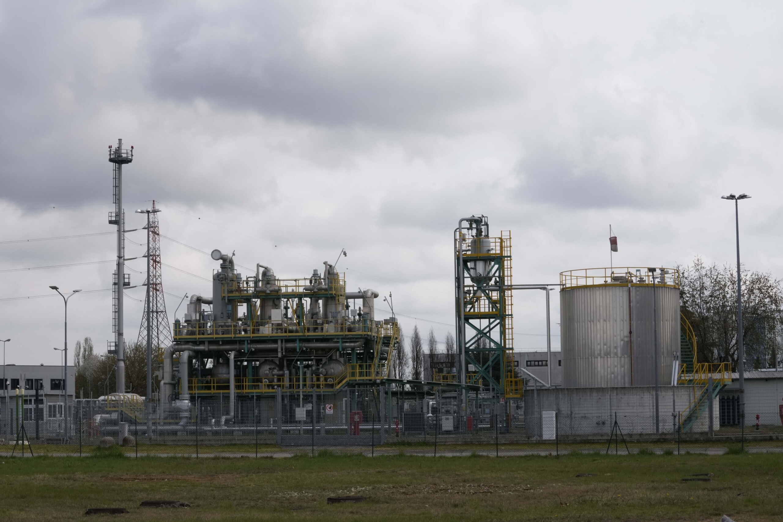 snam 2025 2029 plan increases investments to e12 4 billion scaled