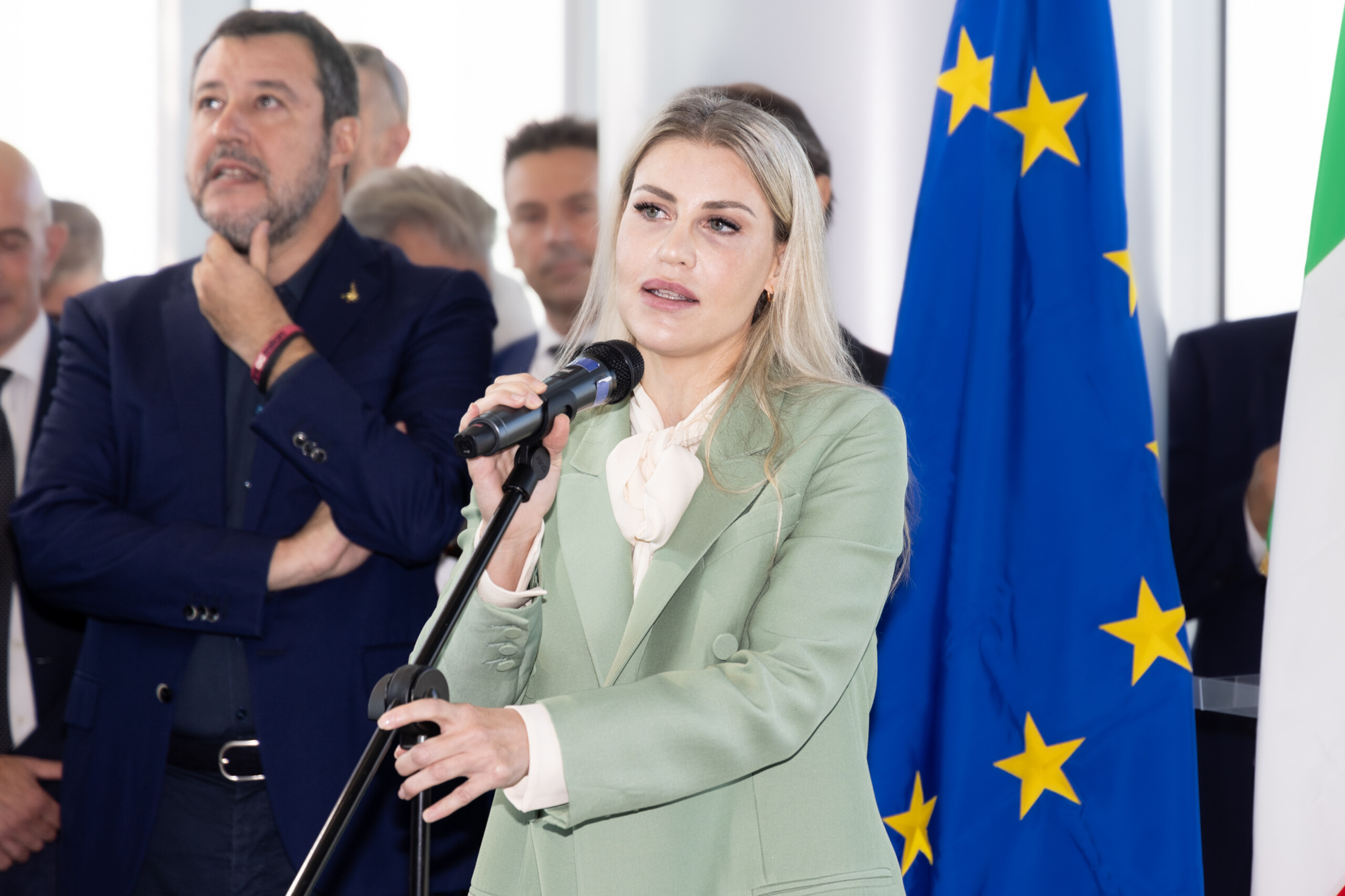 almasri case barbara berlusconi like with my father on the eve of the 1994 naples g7 scaled
