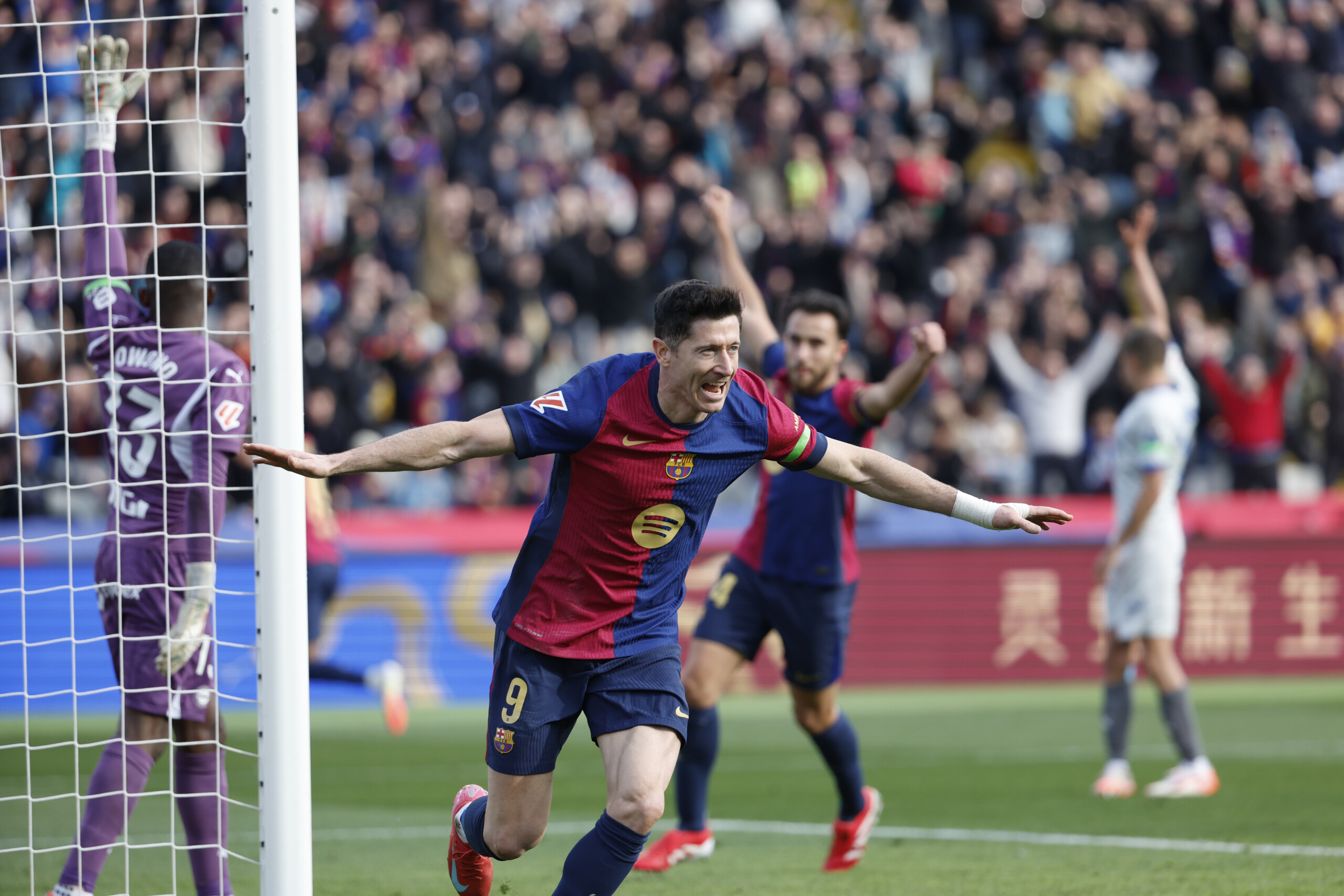 football la liga barcelona beats alaves 1 0 and returns to 4 from the summit scaled