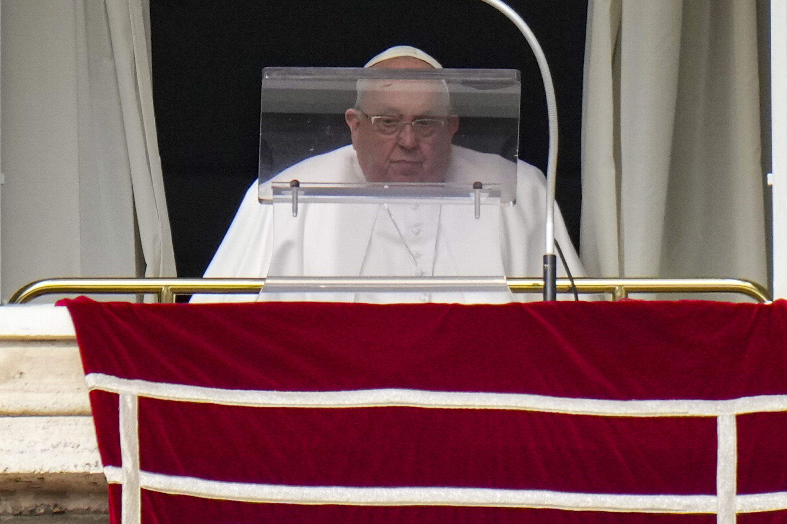 vatican pope has a cold does not read catechesis scaled