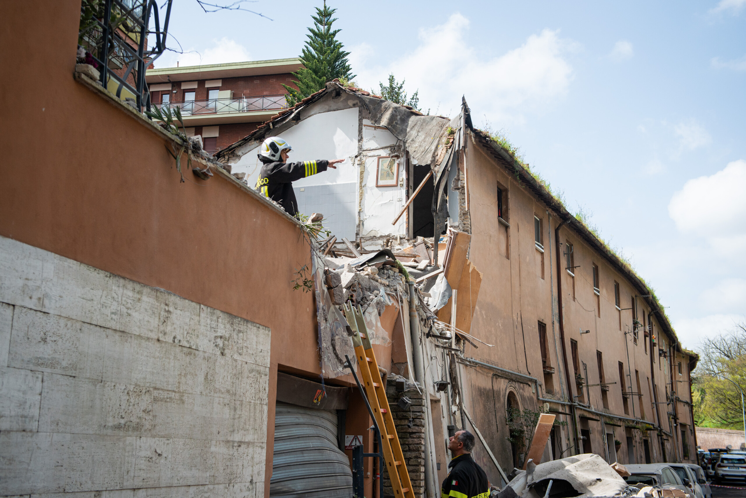 building exploded in rome italgas the meters are intact scaled