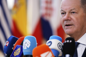 ukraine scholz sanctions on russia must be maintained