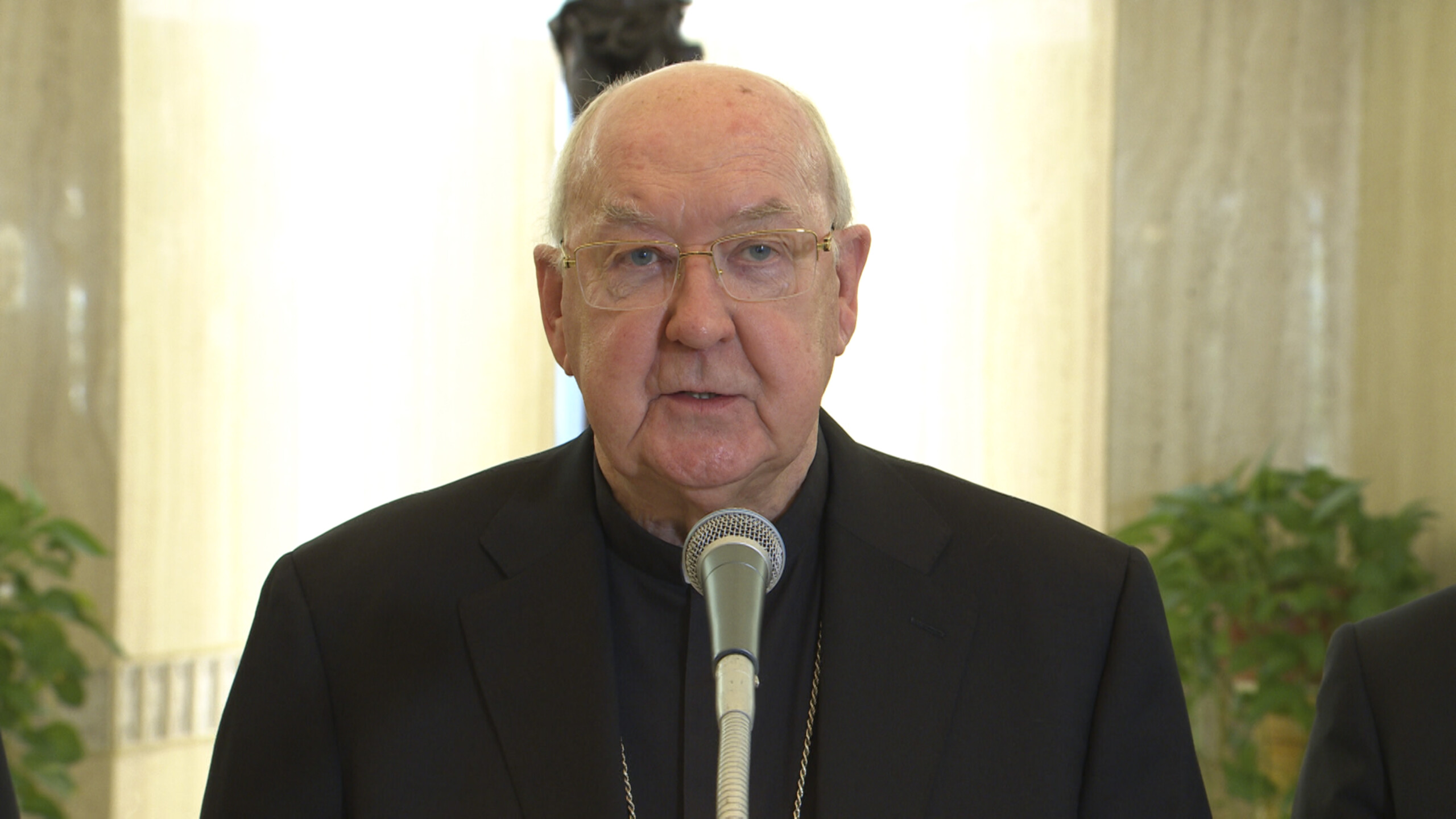 pope tonight at 8pm death declaration and laying of body in coffin scaled
