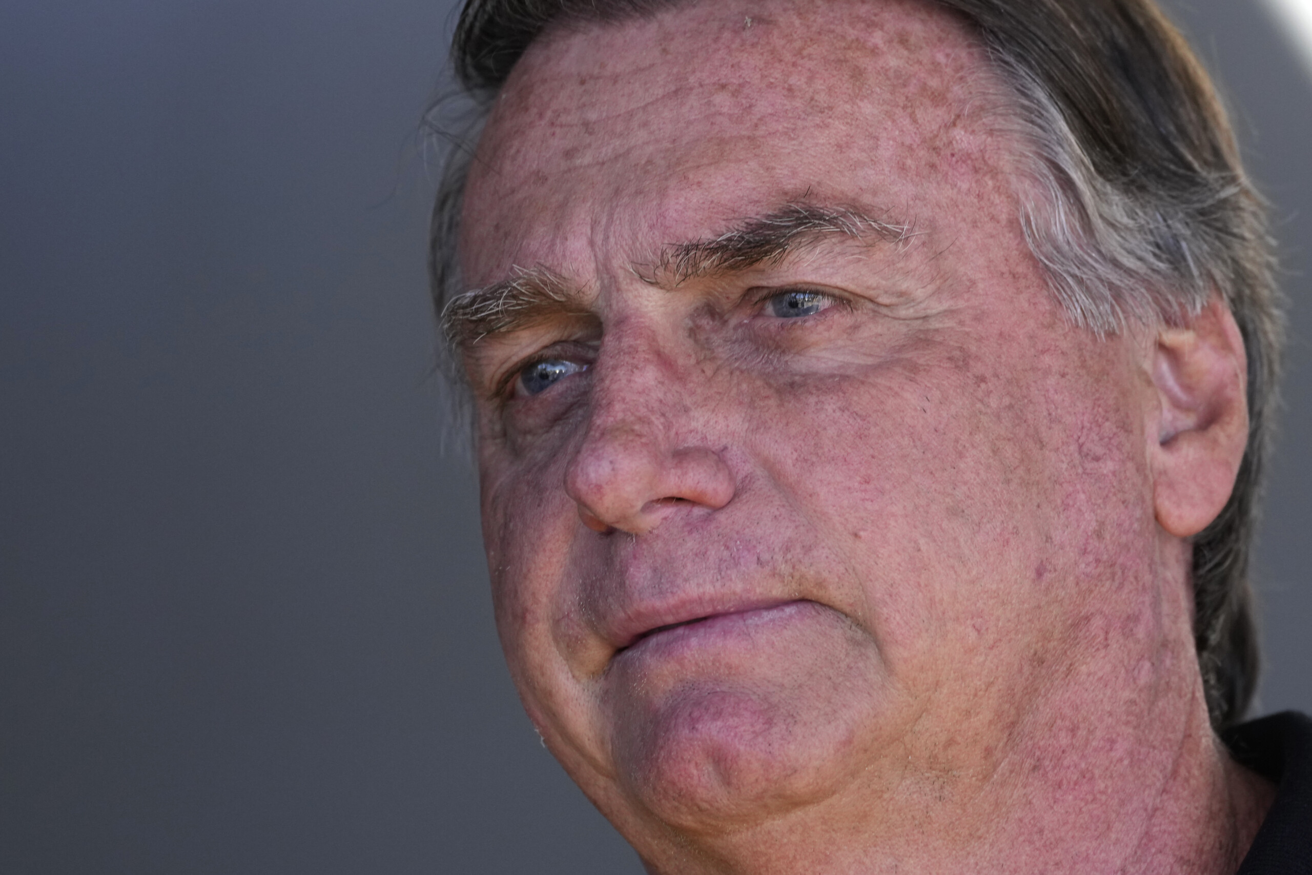 brazil bolsonaro leaves intensive care but remains hospitalized scaled