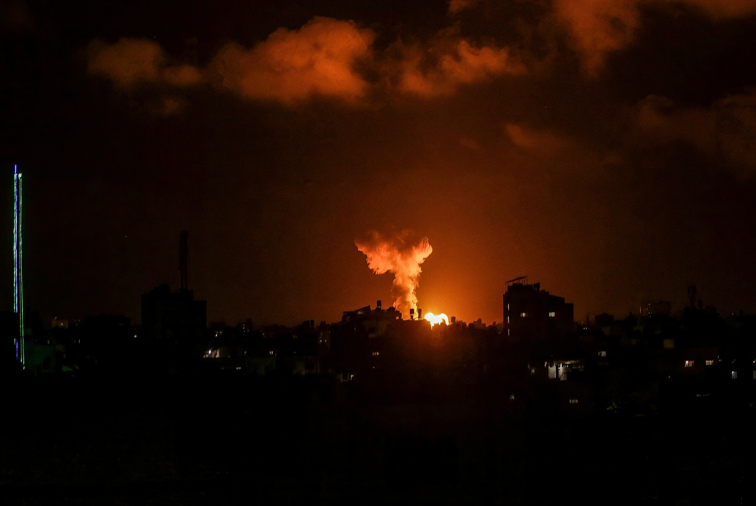 gaza at least 19 dead in israeli airstrikes on the strip scaled