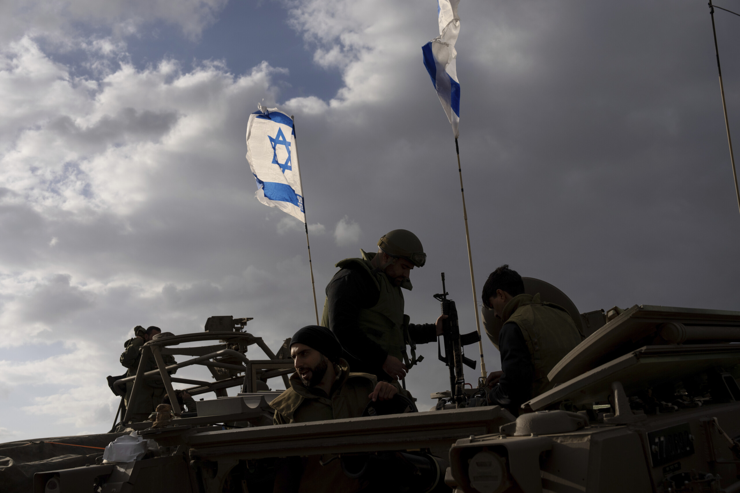 israel to expand offensive in gaza thousands of reservists to be called up scaled