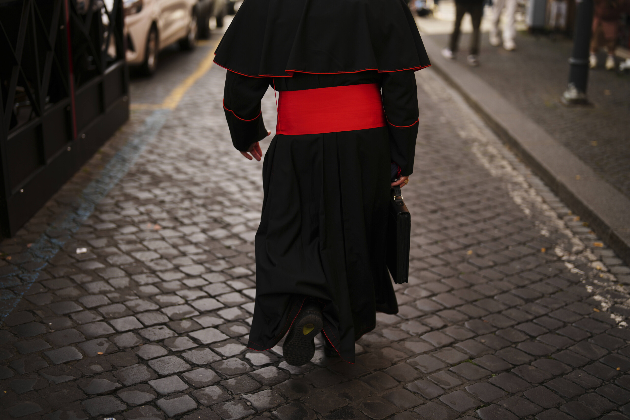 conclave ciciliano phone coverage blocked inside st peters scaled