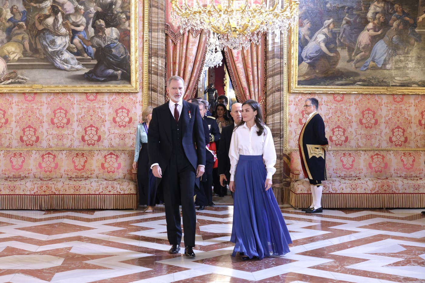 pope spanish royals his call for peace inspires and encourages us