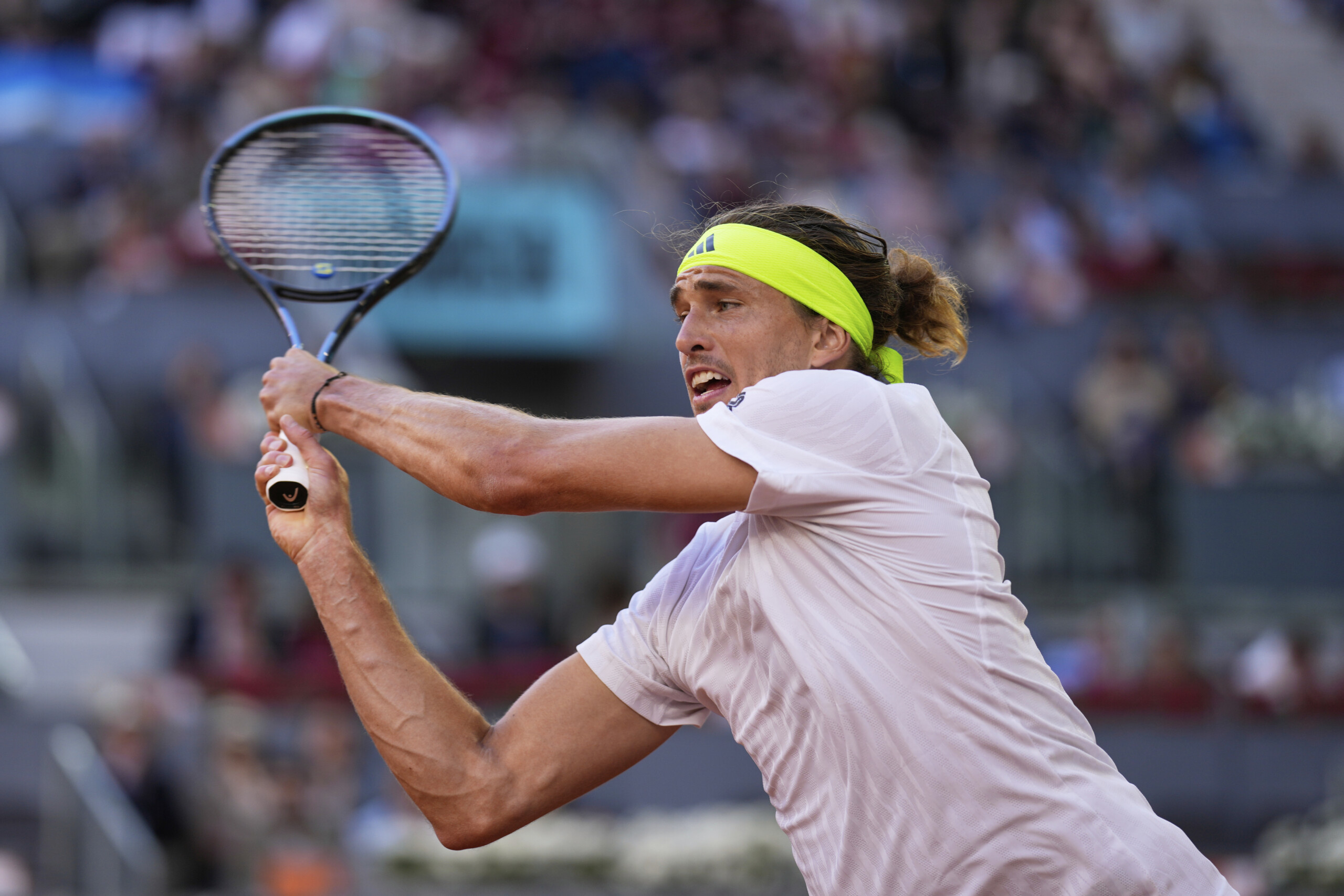 internationals zverev cruises into the round of 16 moutet surprises rune scaled