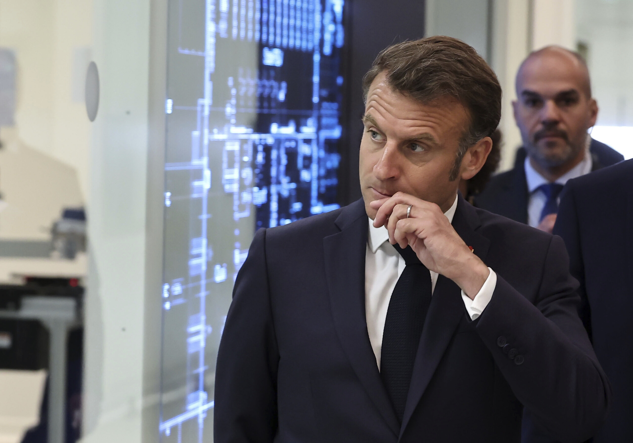 ukraine macron sanctions on russia in the coming days if moscow does not accept a truce scaled