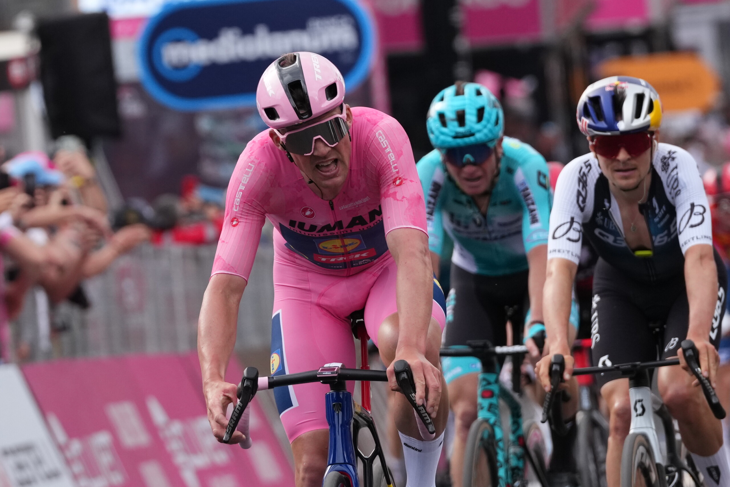 giro ditalia pedersen wins stage 5 and retains the pink jersey scaled