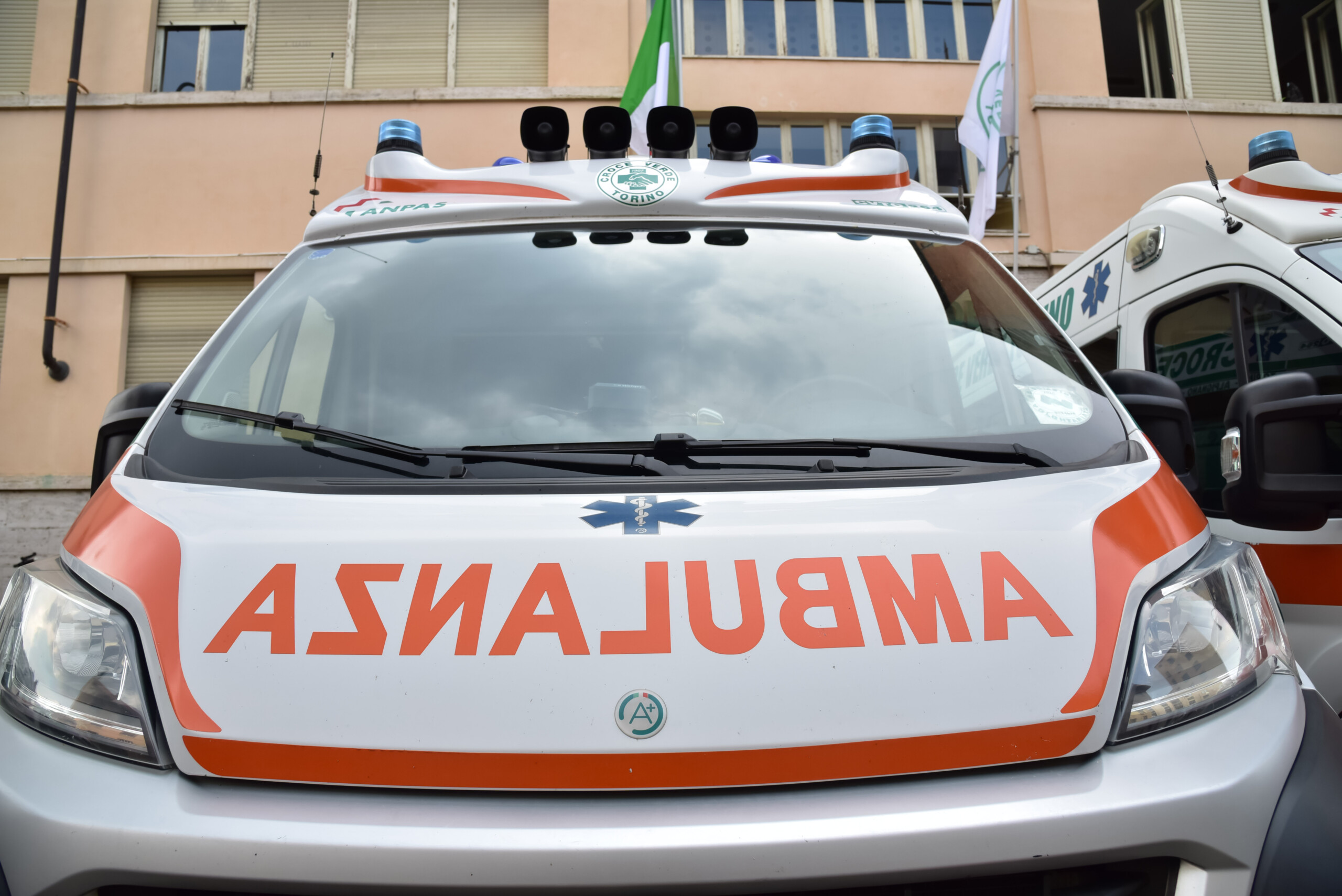 reggio emilia 4 year old boy falls from balcony his condition is serious scaled