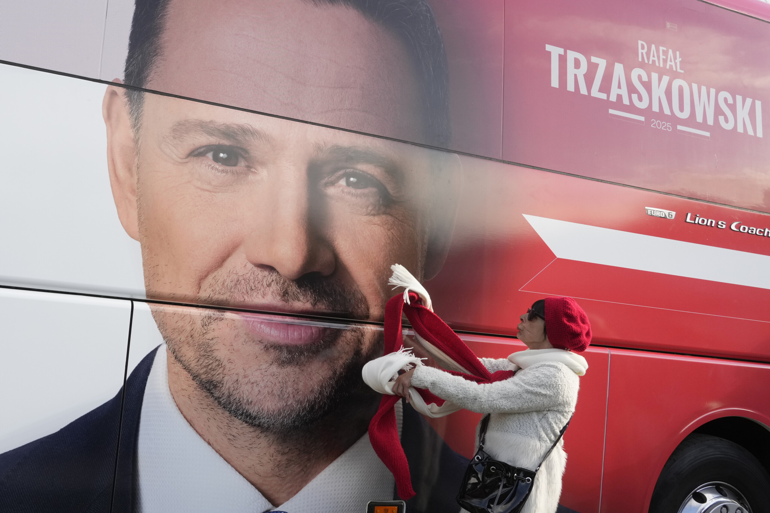 poland exit poll trzaskowski leads over nawrocki scaled