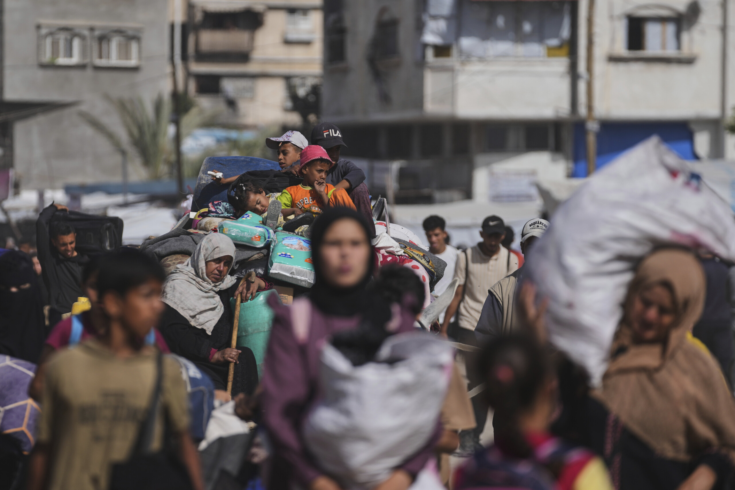 middle east israel five trucks carrying humanitarian aid entered gaza scaled