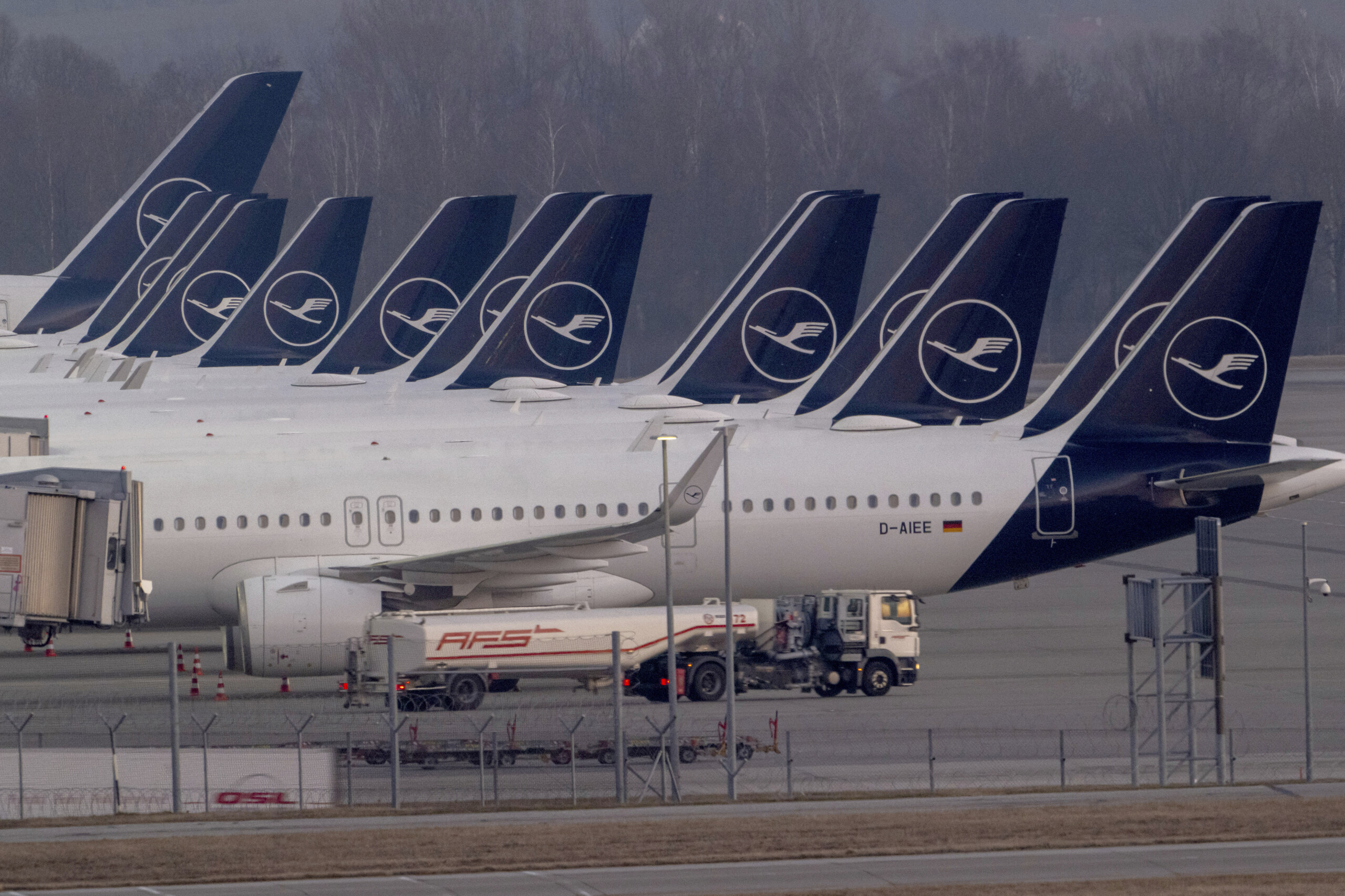 spain lufthansa flight left unattended in cockpit for 10 minutes in 2024 scaled