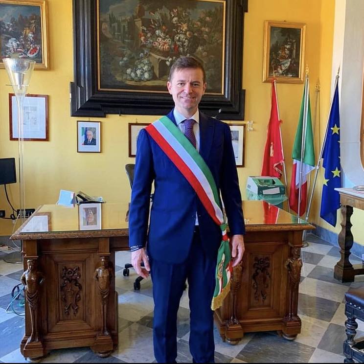 corruption mayor of sorrento caught in the act and arrested