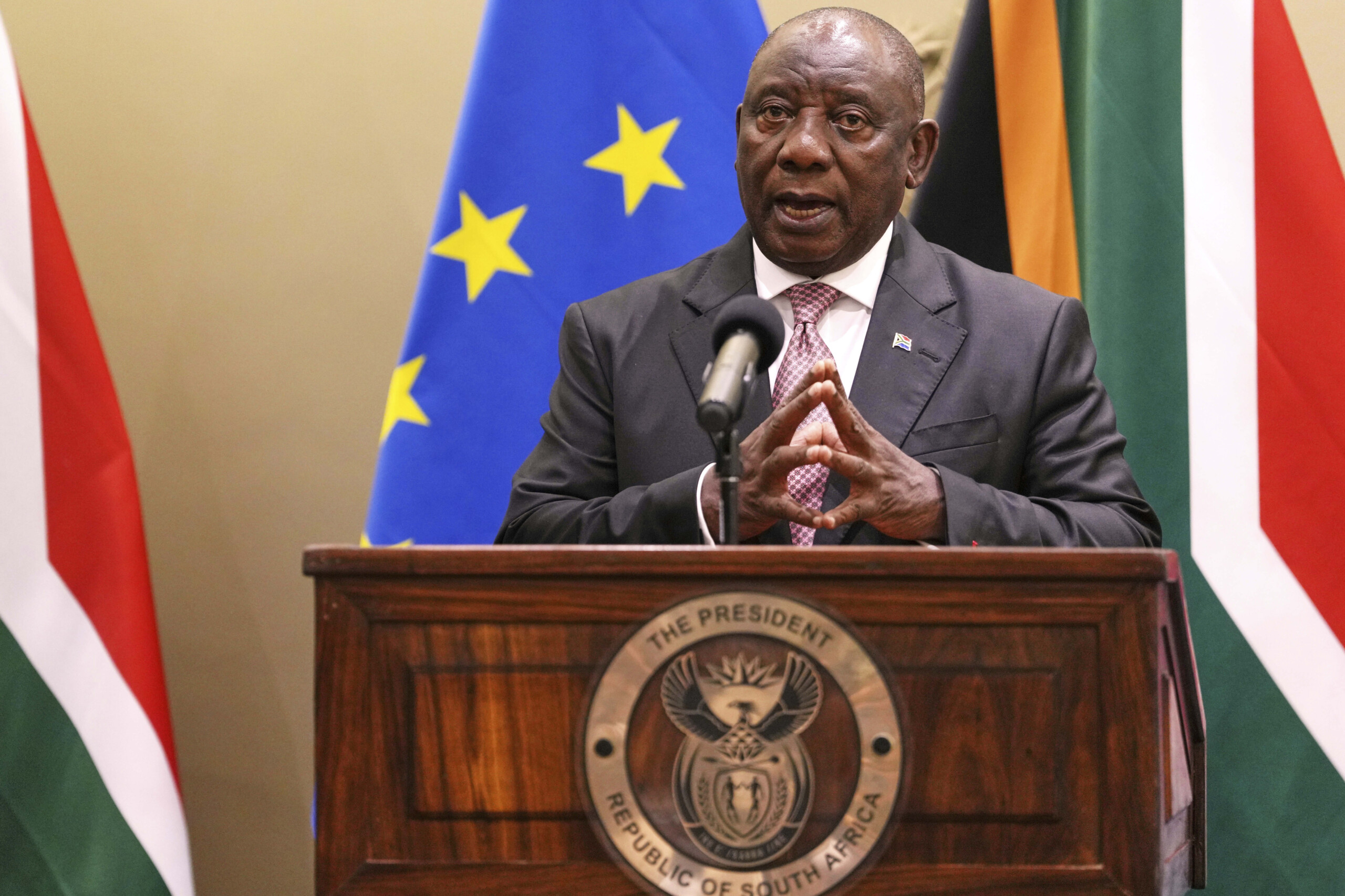 trump ramaphosa clash over genocide of white people scaled