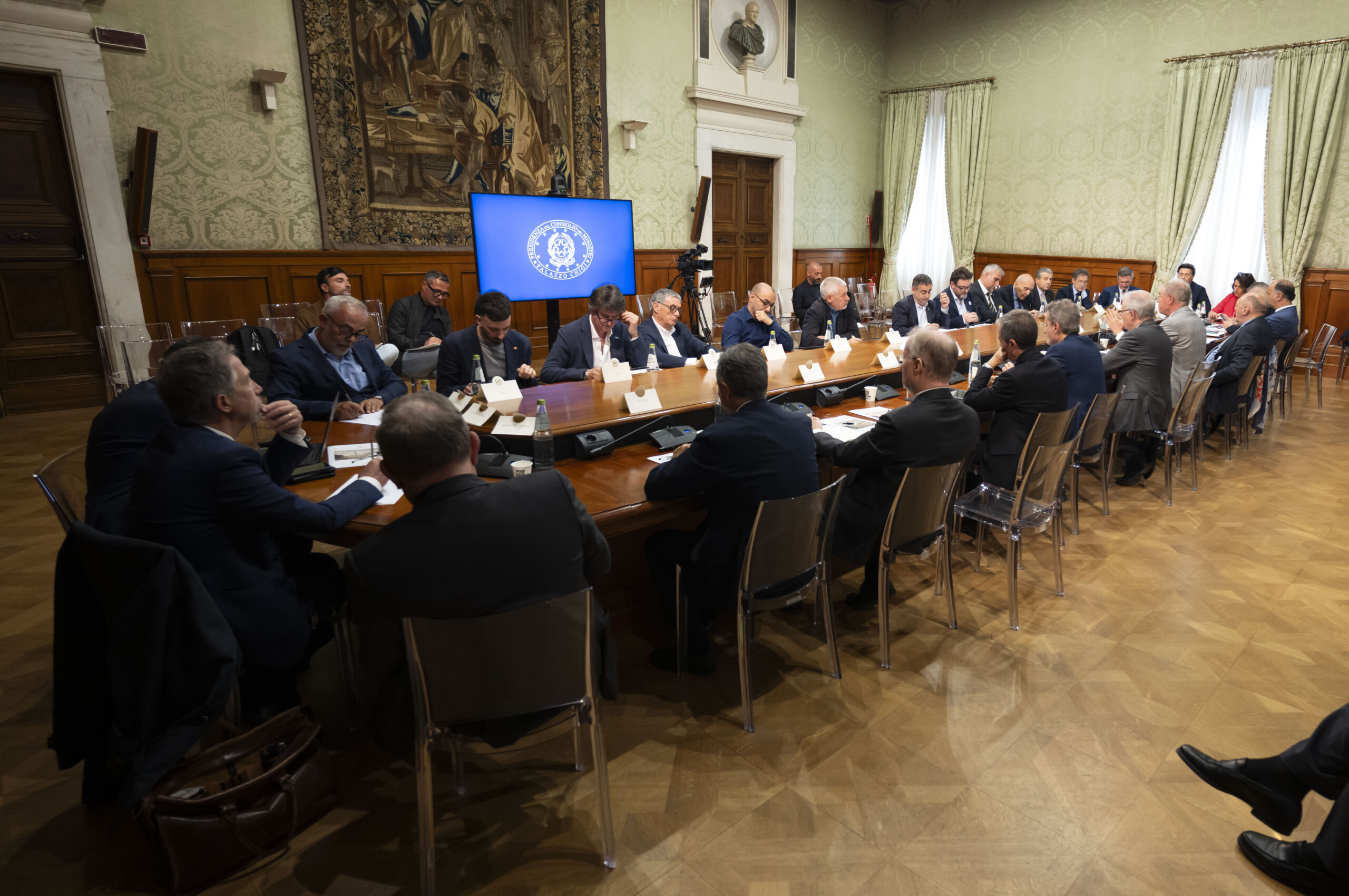 ex ilva new postponement for government union talks delayed until 9 june scaled