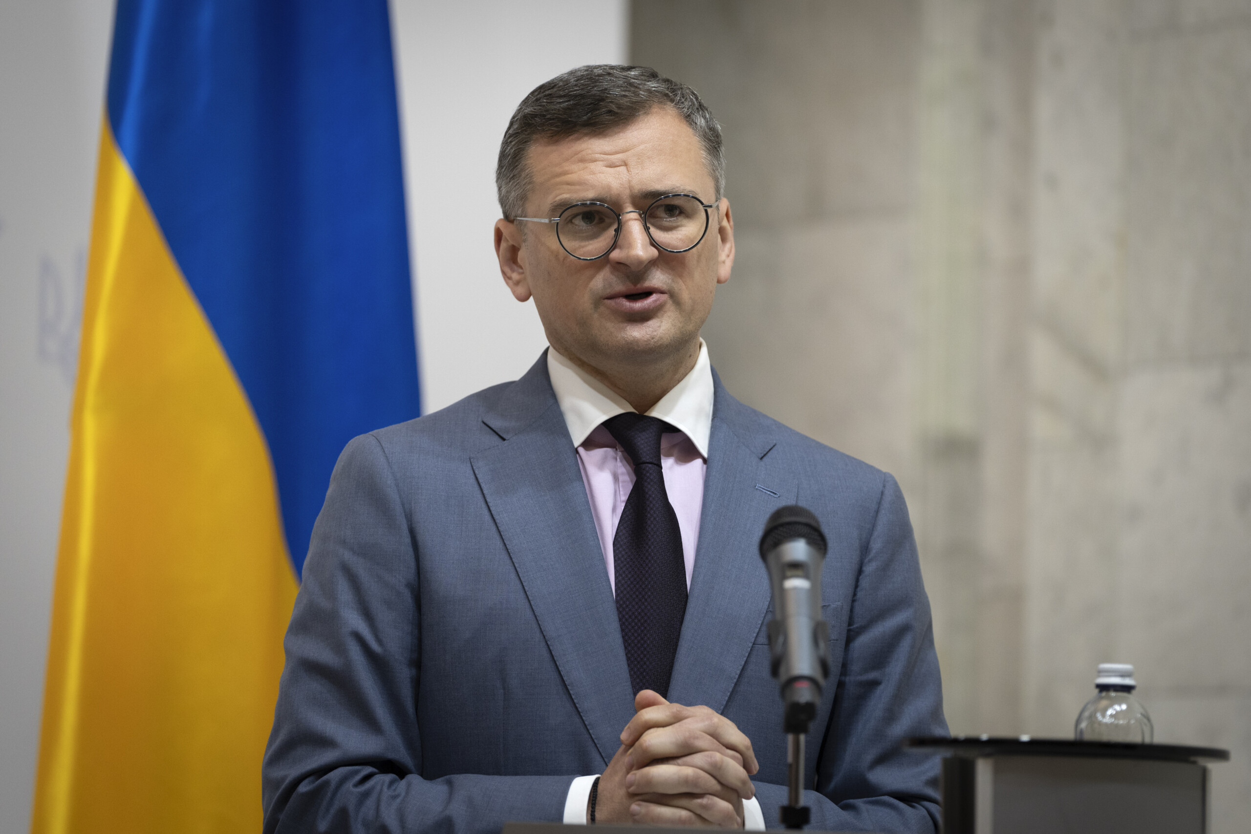 ukraine kuleba a turning point is far off only the us can impose it scaled