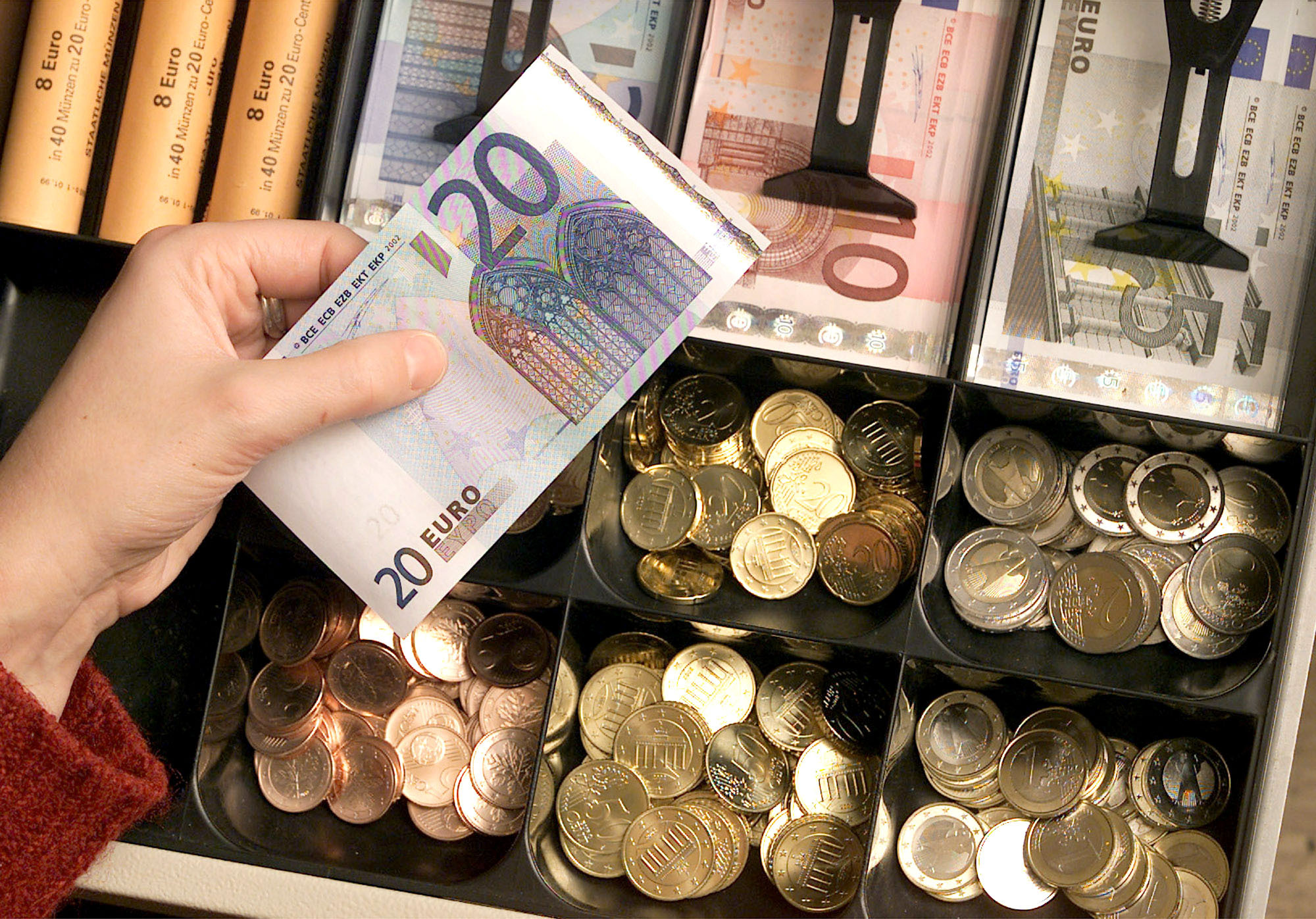 gdp istat confirms 0 3 in q1 annual growth revised up to 0 7