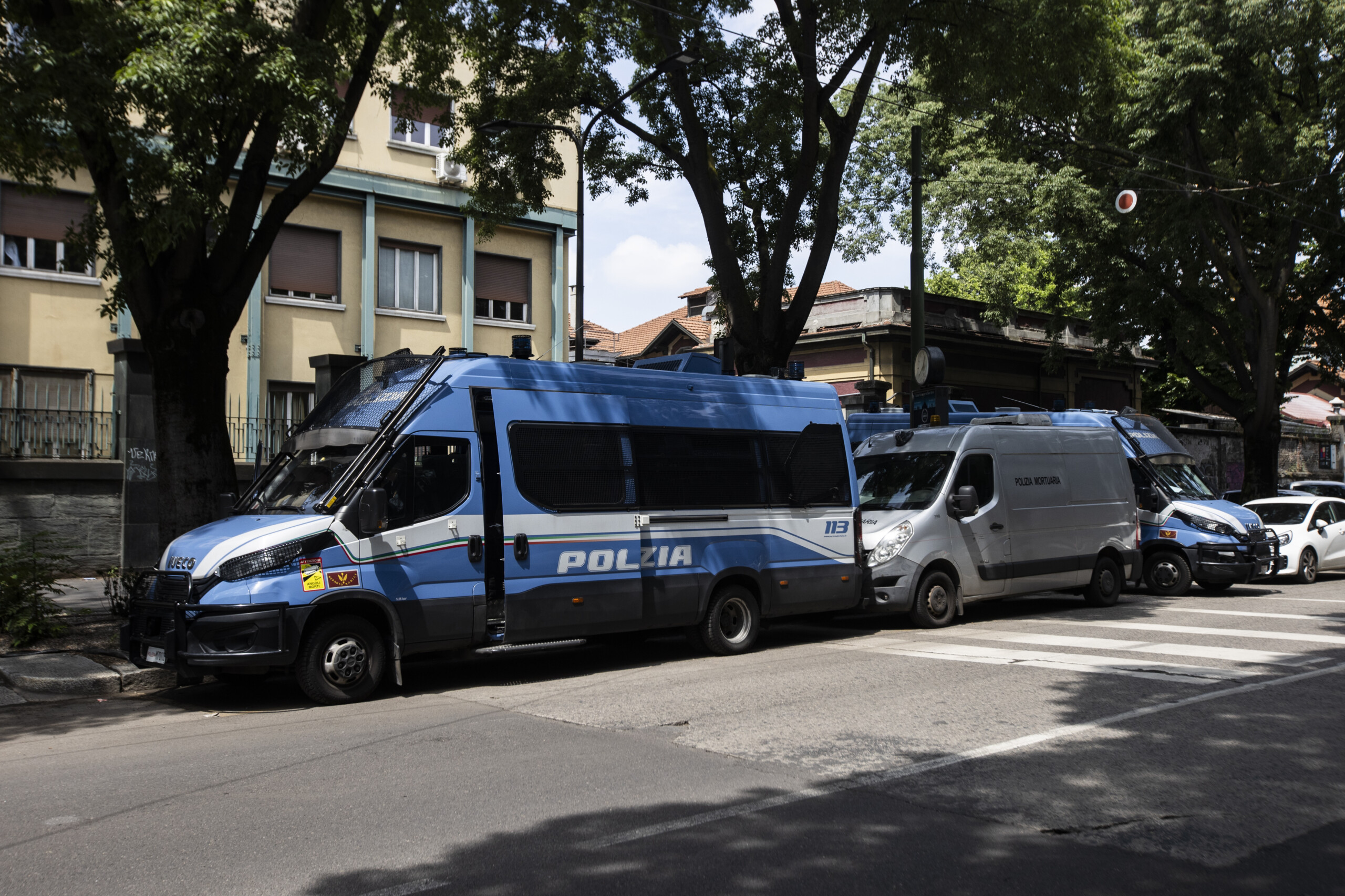 catania 30 year old killed by parking attendant over unreturned plastic containers scaled