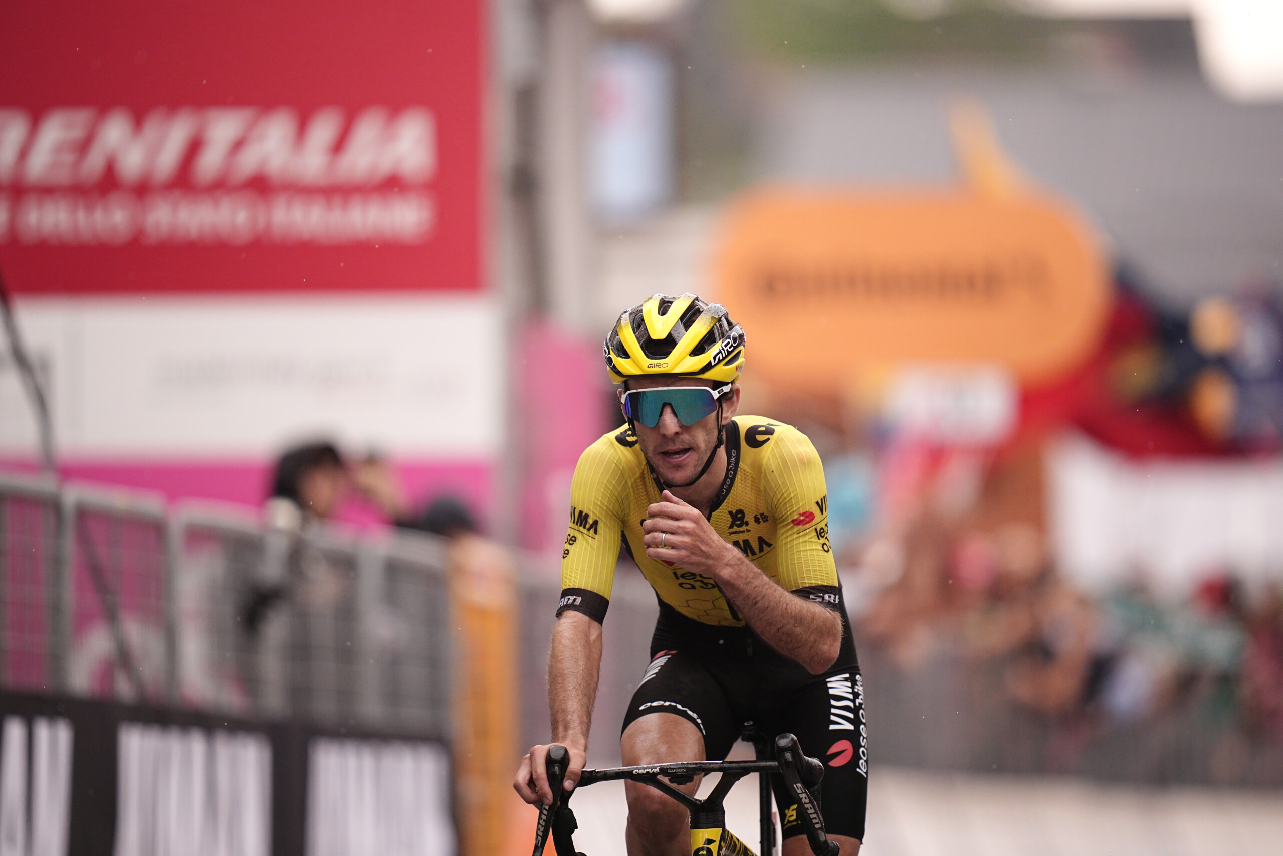 giro ditalia harper wins stage 20 in sestriere yates takes the pink jersey scaled