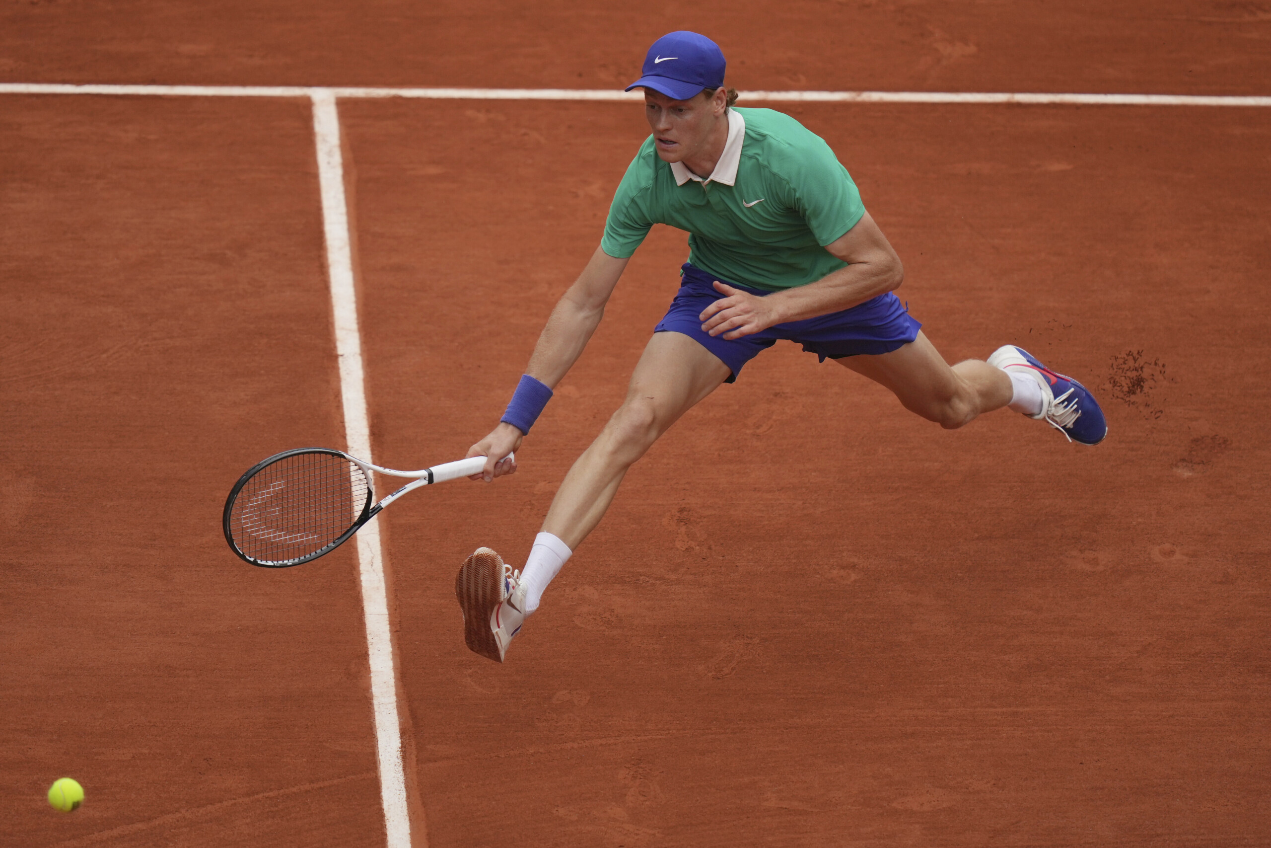 roland garros jannik sinner into the round of 16 lehecka defeated in three sets scaled