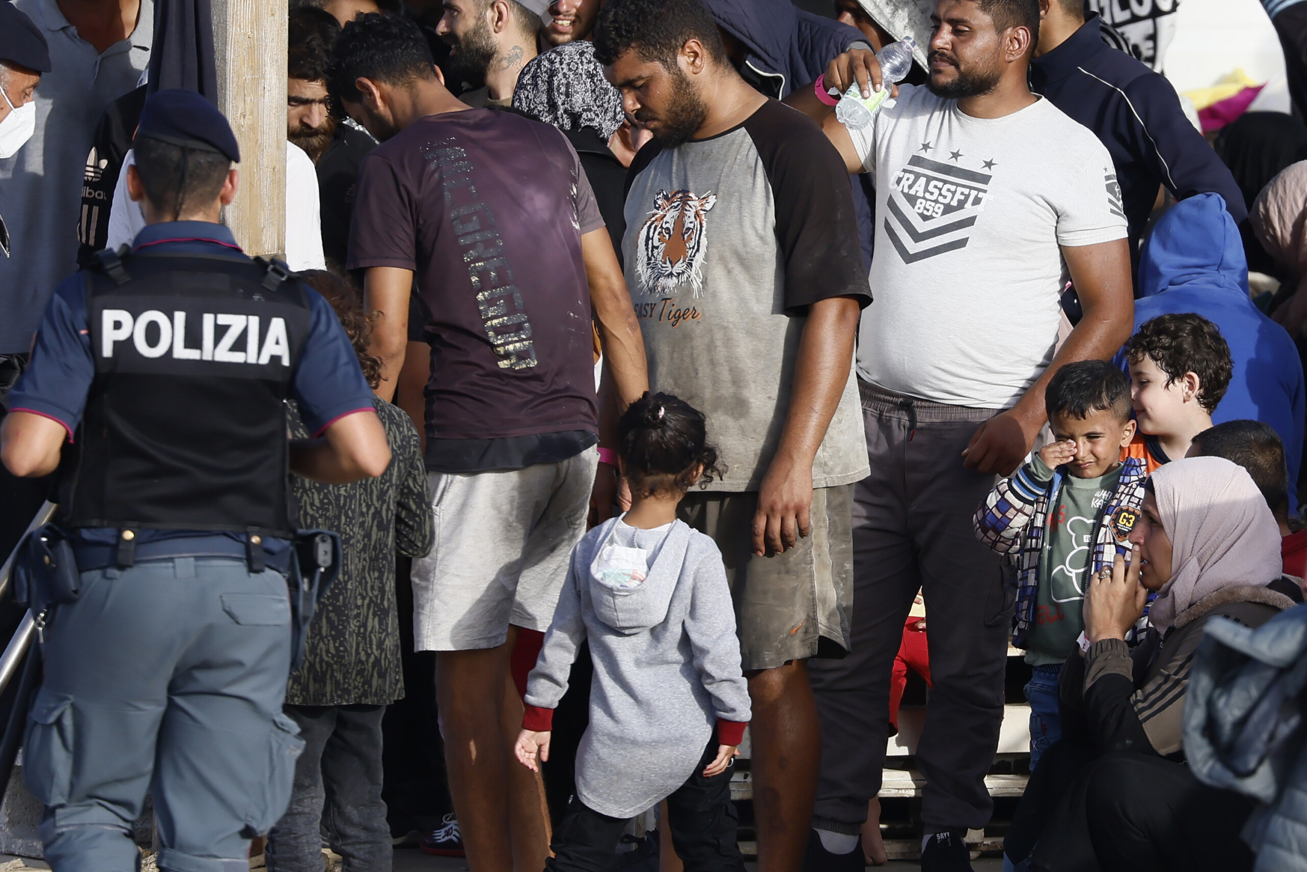 migrants eu court accompanying a child is not aiding illegal entry scaled