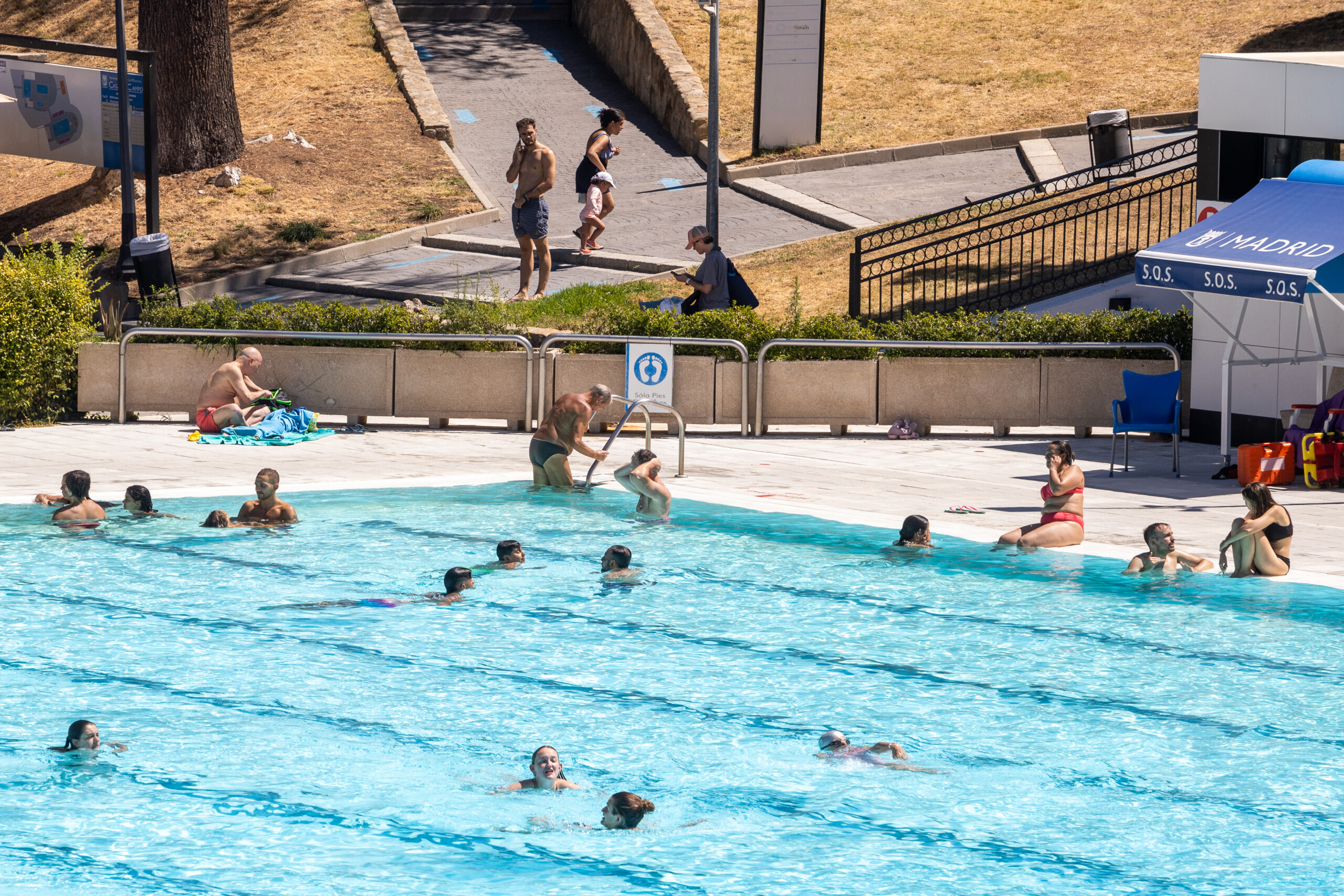 rome 5 children poisoned by chlorine in swimming pool 9 year old in serious condition scaled