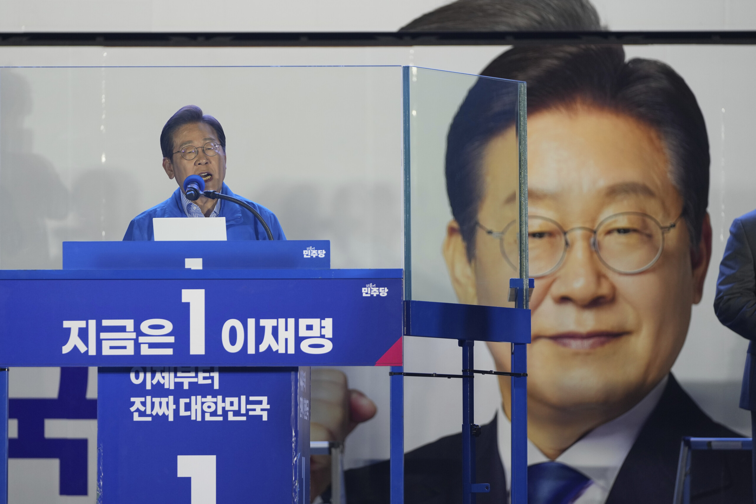 south korea exit poll democrat lee wins presidential election with 51 of the vote scaled
