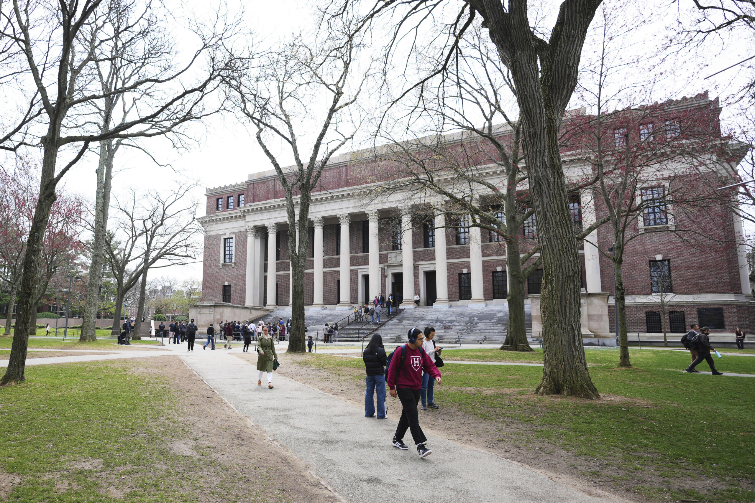 usa trump bans visas for foreign students at harvard scaled