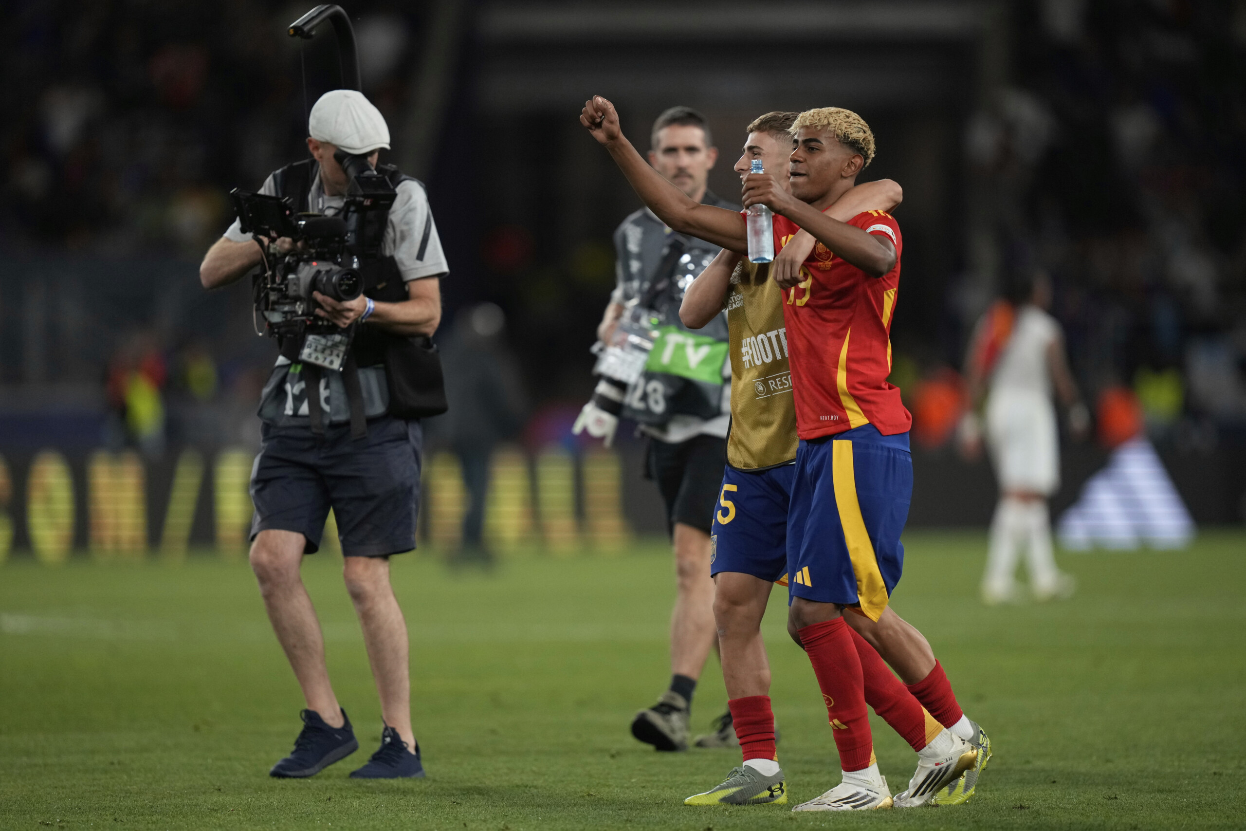 football nations league spain beats france 5 4 and flies into the final scaled