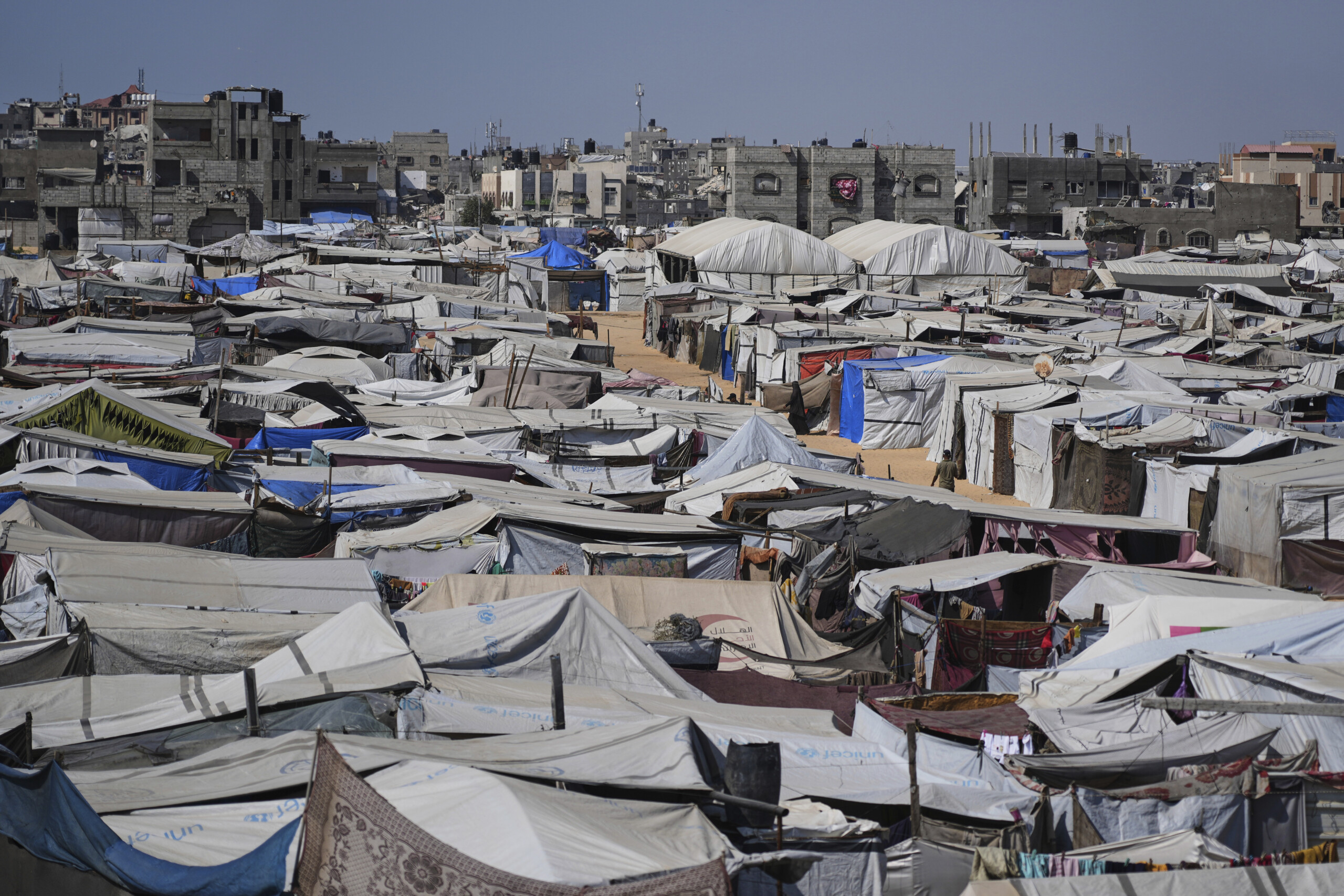 gaza media 12 victims in raid on khan younis refugee camp scaled