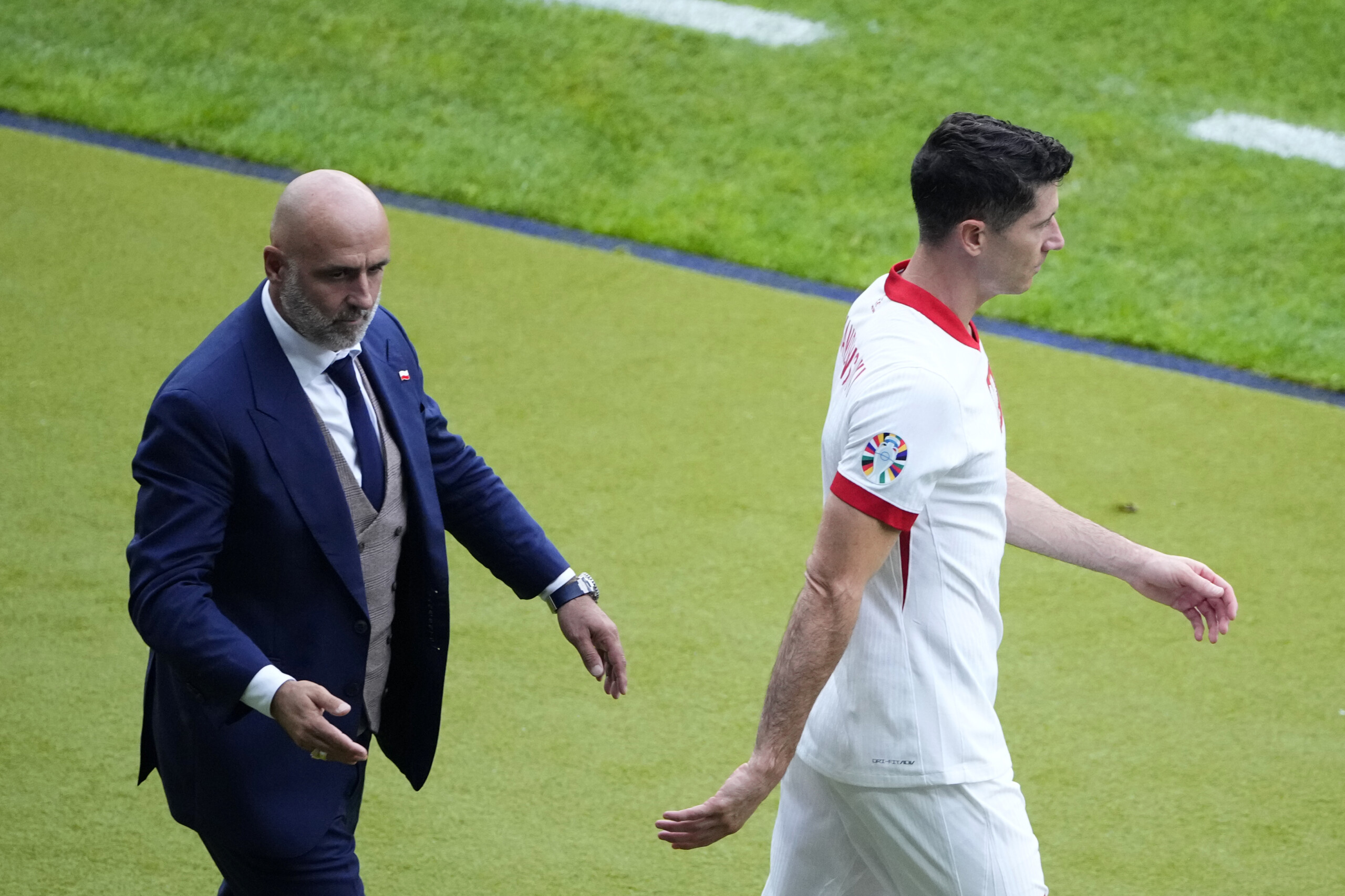 football poland coach resigns after row with lewandowski scaled