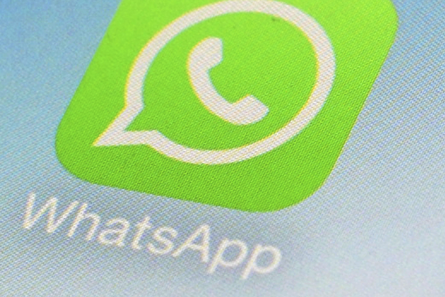 meta whatsapp will start showing advertisements to app users