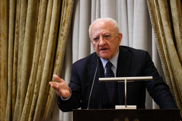 healthcare de luca campania has been robbed i reminded mattarella of this