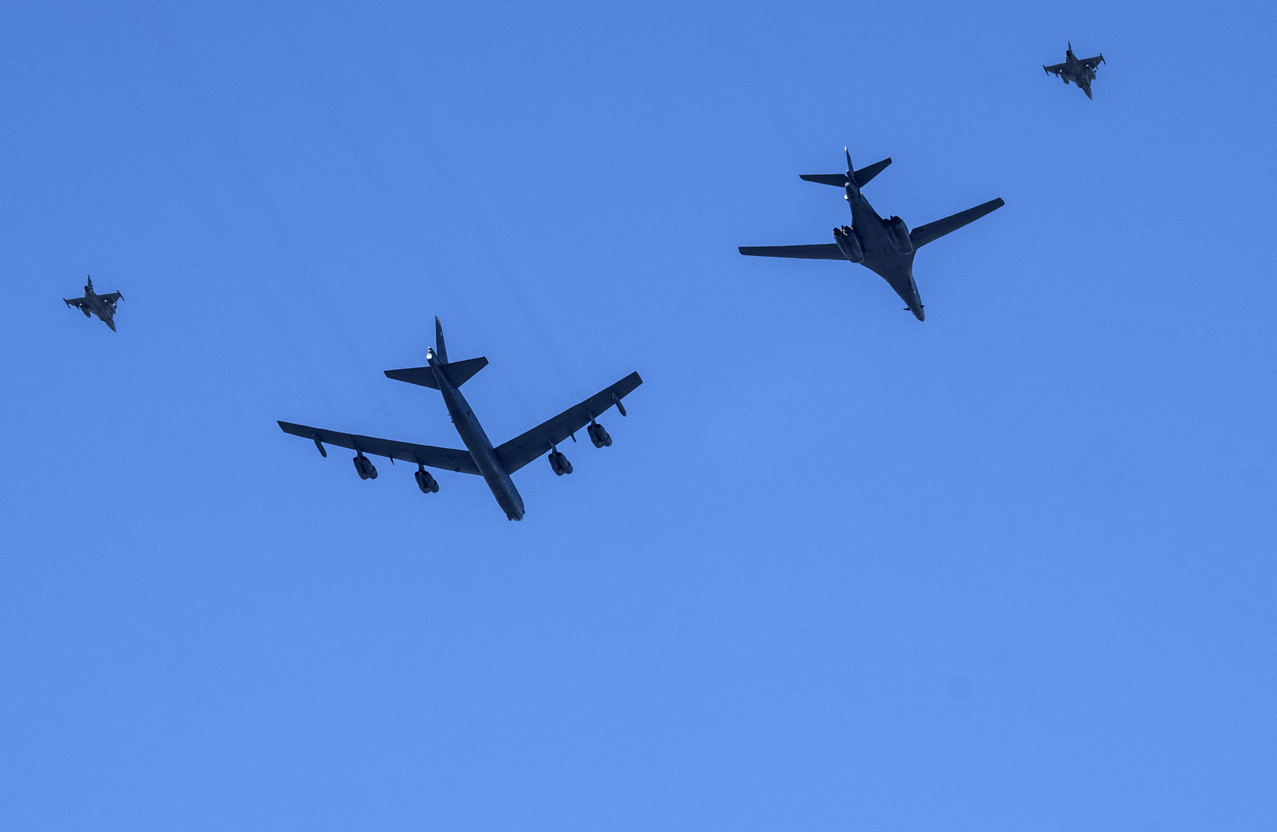 iran us move b 2 bombers capable of carrying powerful bombs scaled