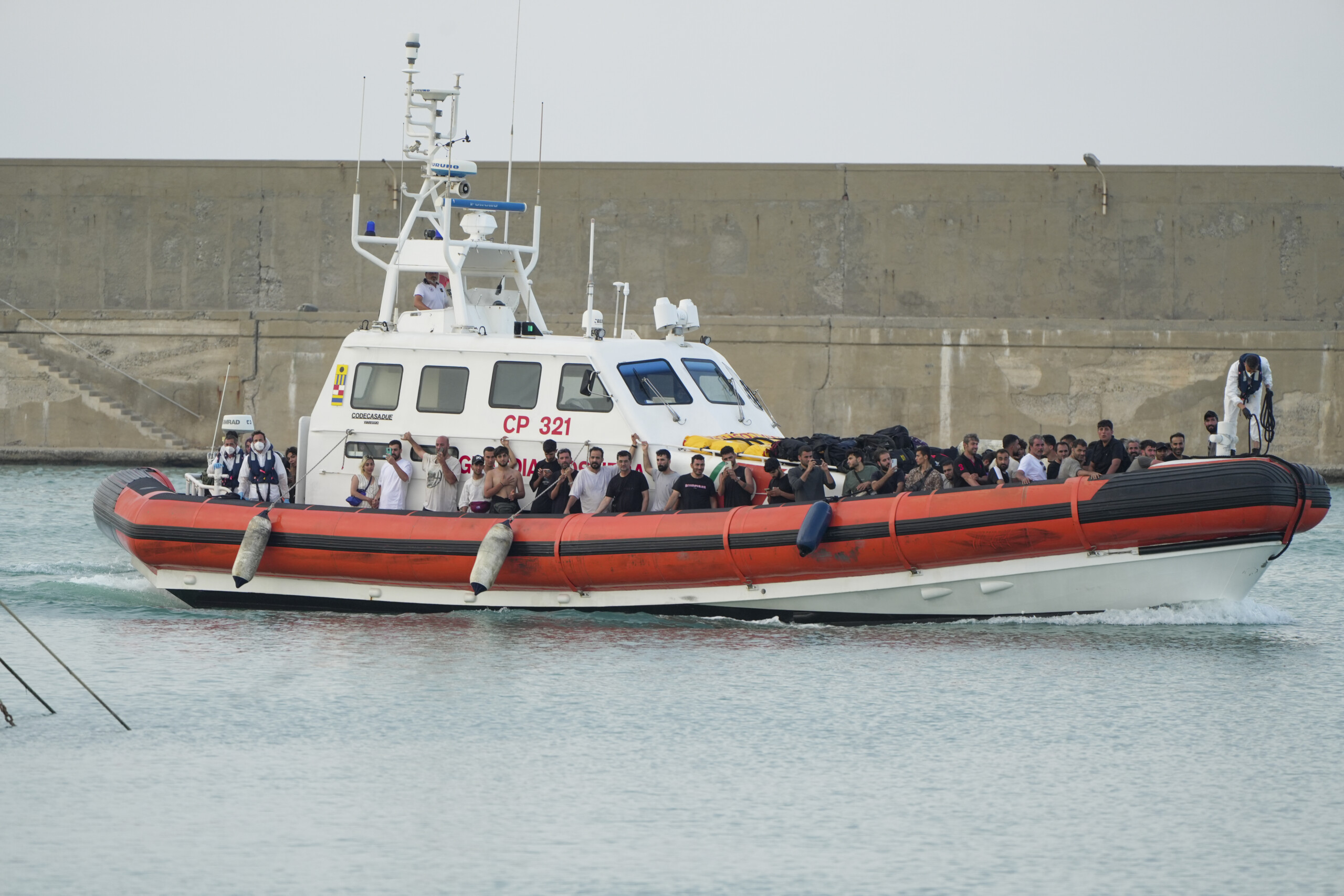 crotone money for migrants to the ndrangheta e2 5 million seized scaled