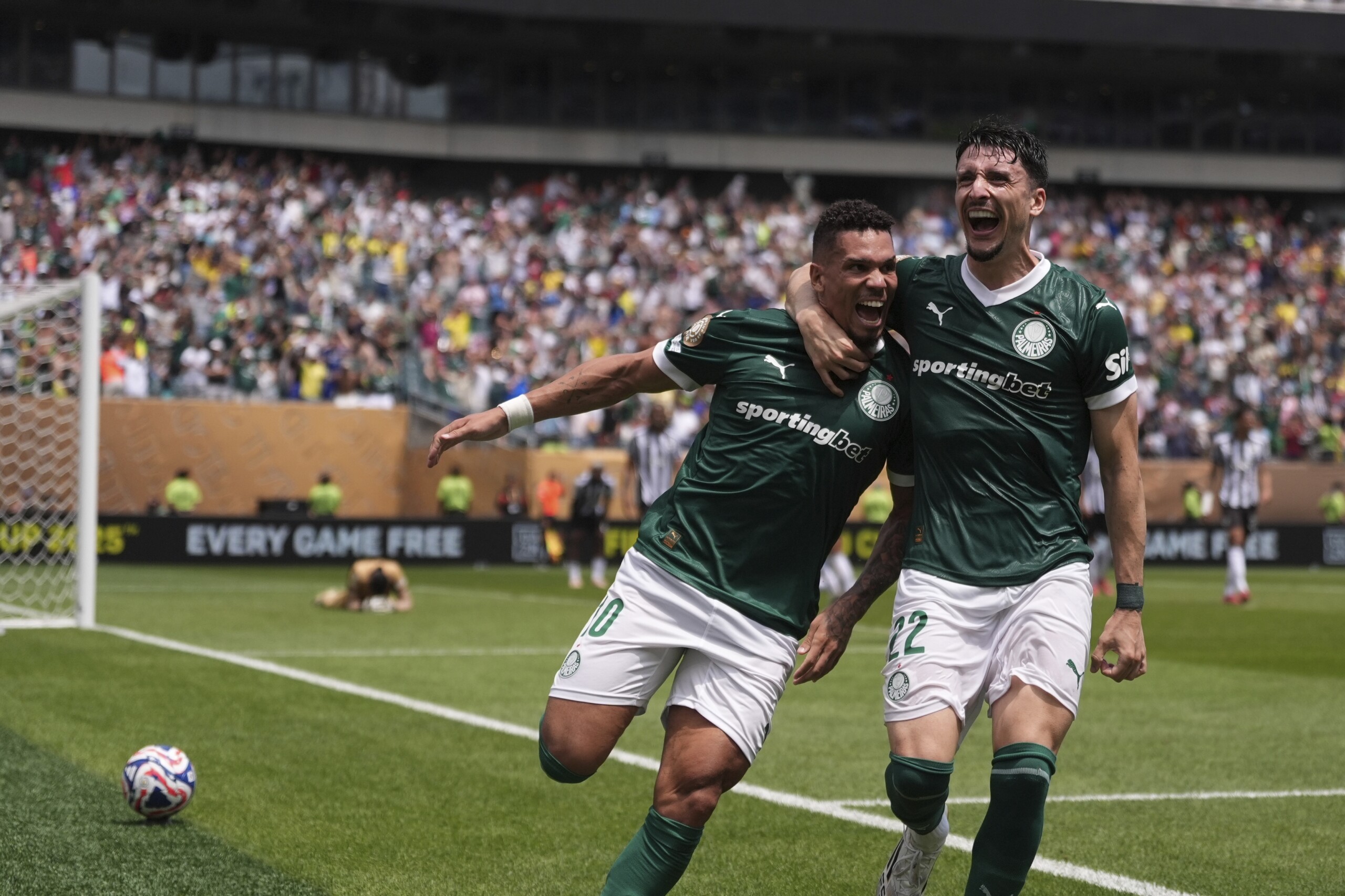 mondiale club paulinho scores in the 100th minute and palmeiras wins the brazilian derby against botafogo scaled