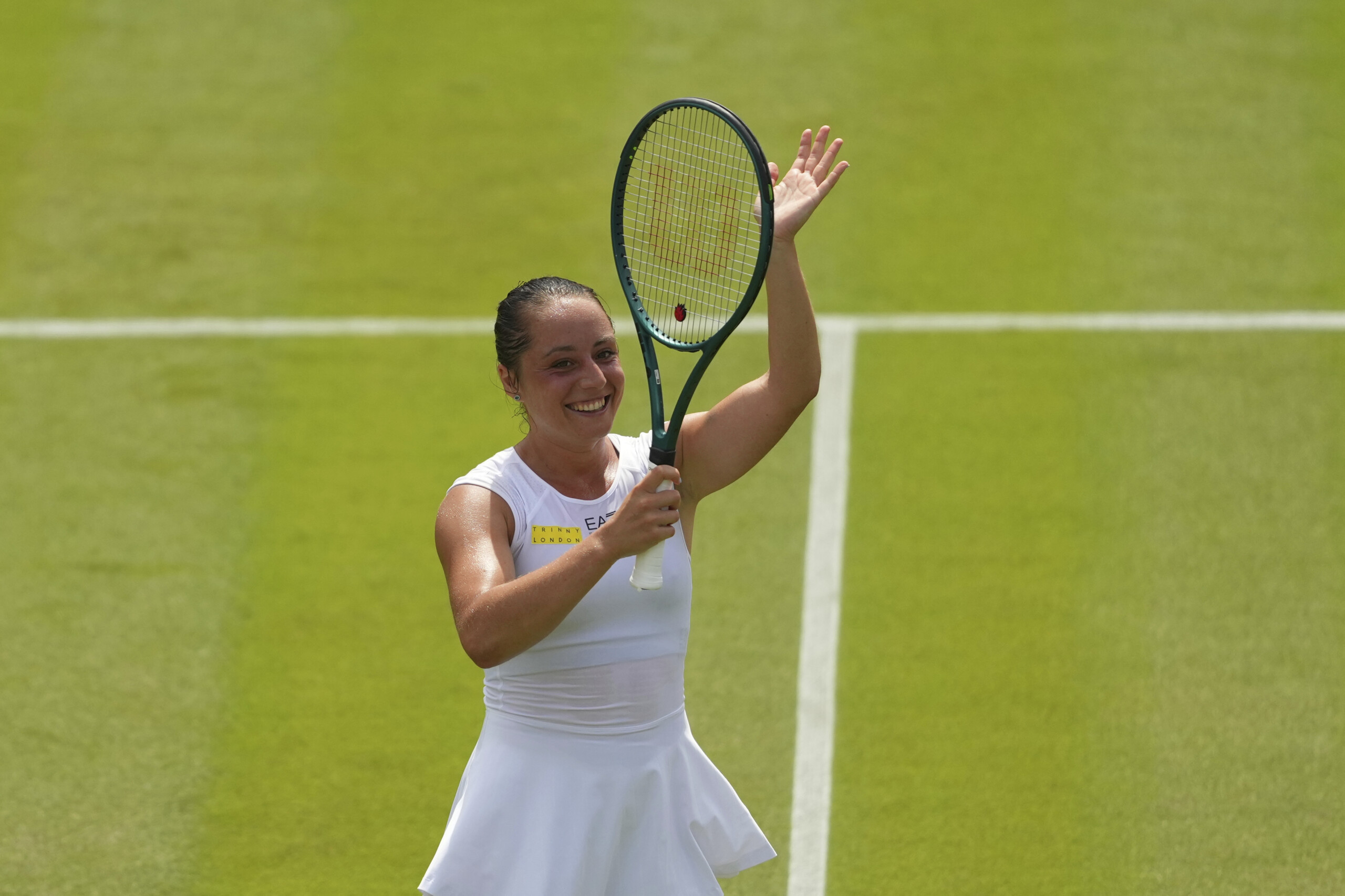 wimbledon cocciaretto pulls off a major upset world no 3 pegula is out scaled