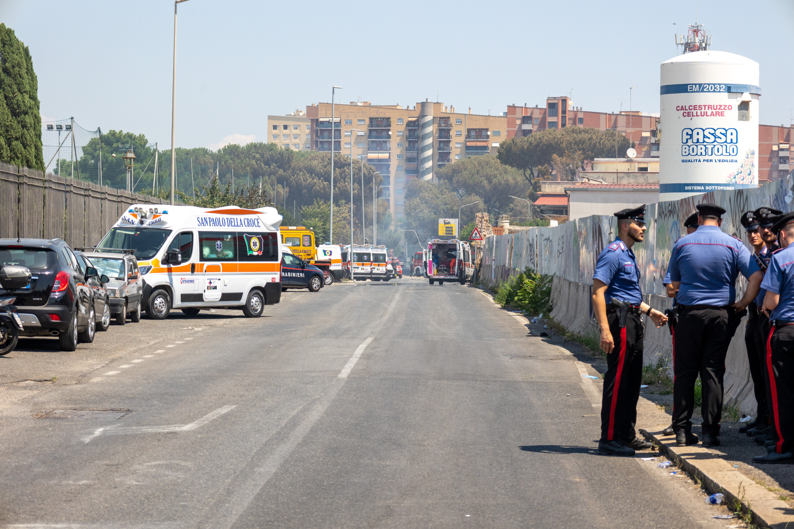 explosion in rome police headquarters those living in the affected area should stay indoors scaled