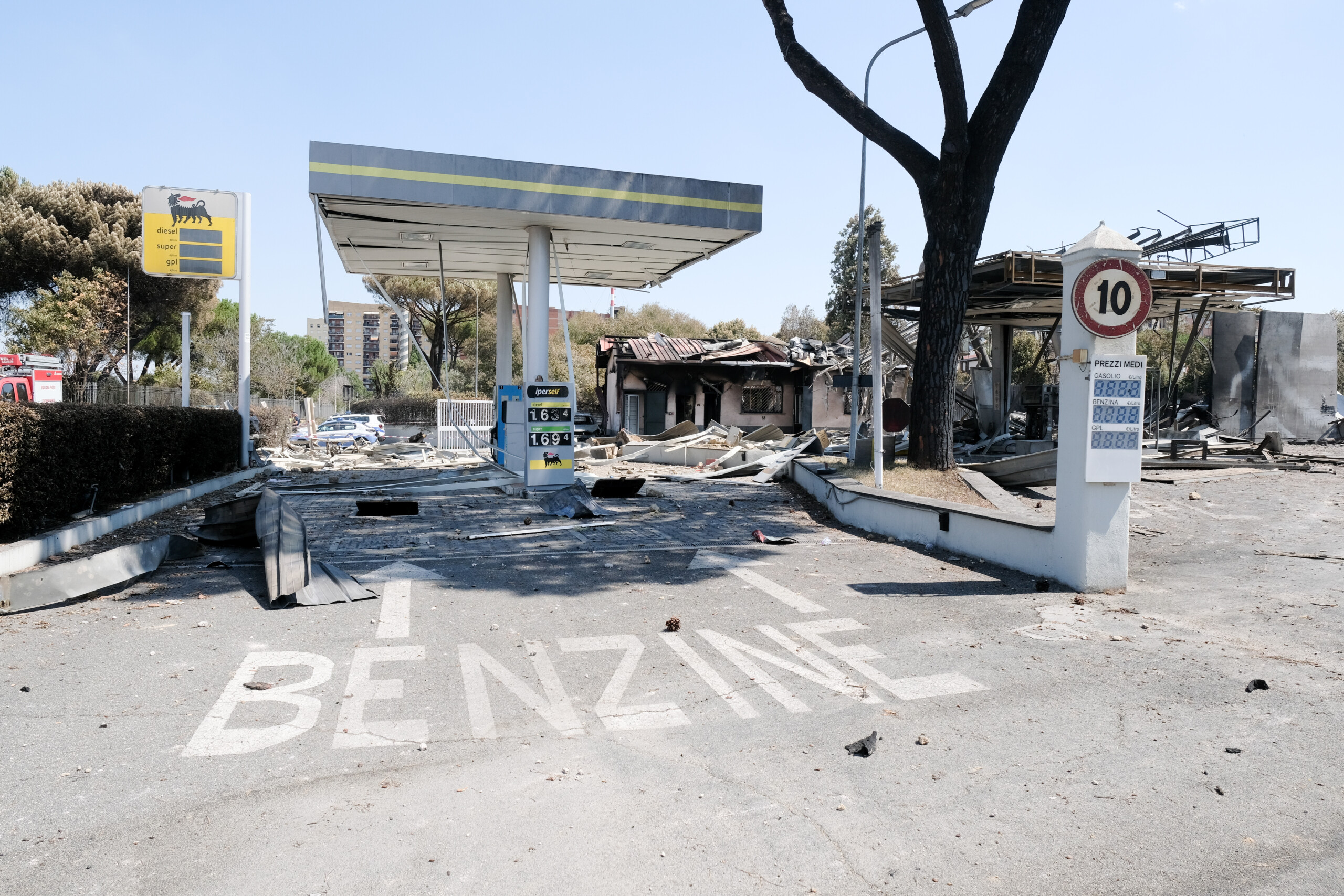 rome explosion arpa lazio fire released dioxin scaled