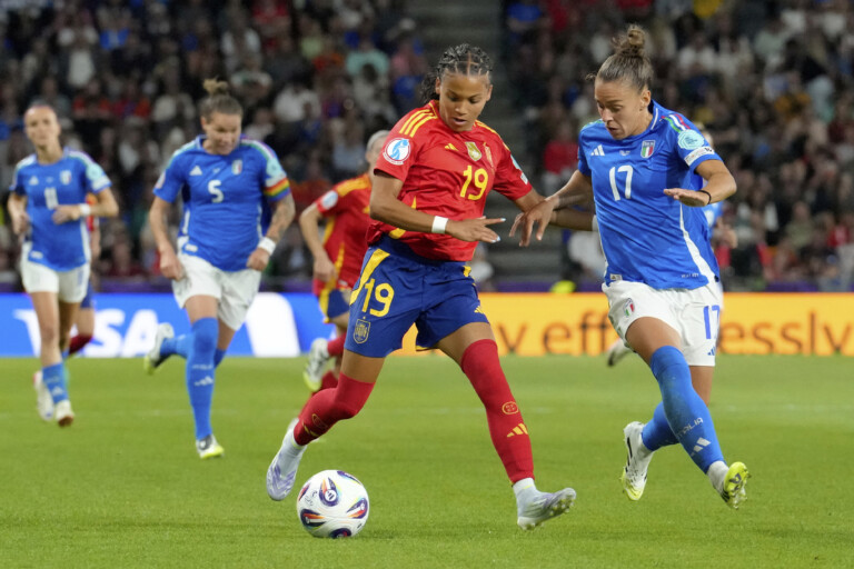 football womens european championship italy beaten 3 1 by spain but through to the quarter finals