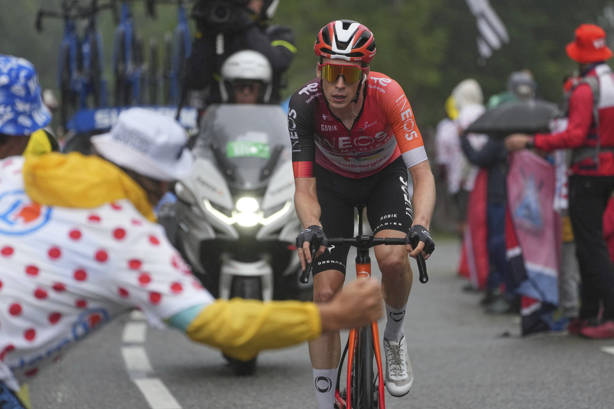 tour de france arensman wins third pyrenean stage pogacar second and retains yellow jersey scaled