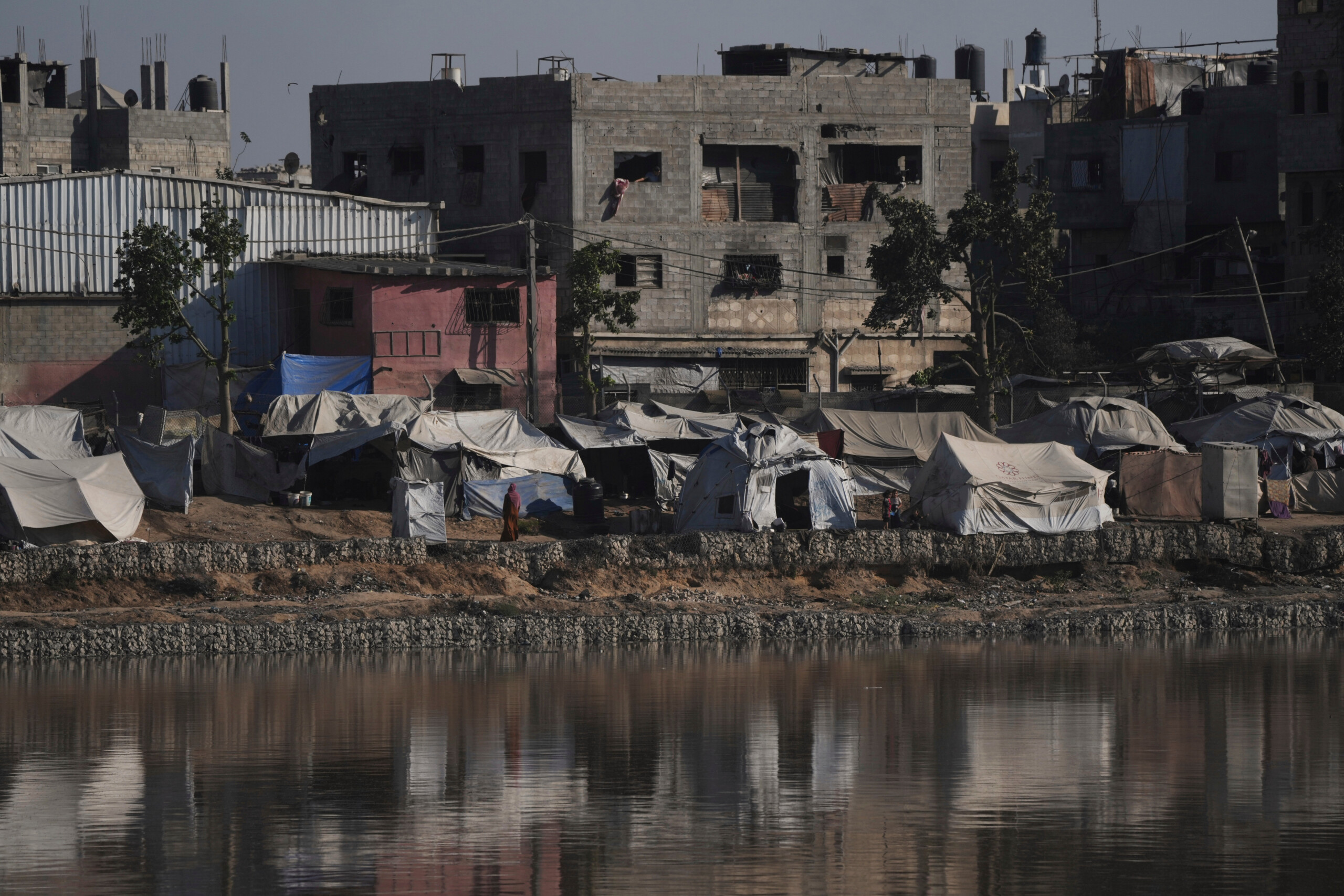 night attack on tent camp in gaza 12 dead scaled