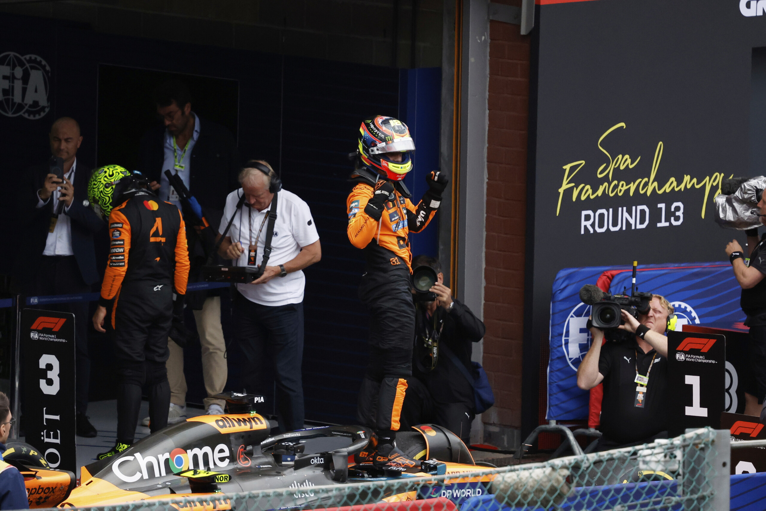 f1 piastri happy with the win took the opportunity to overtake norris scaled