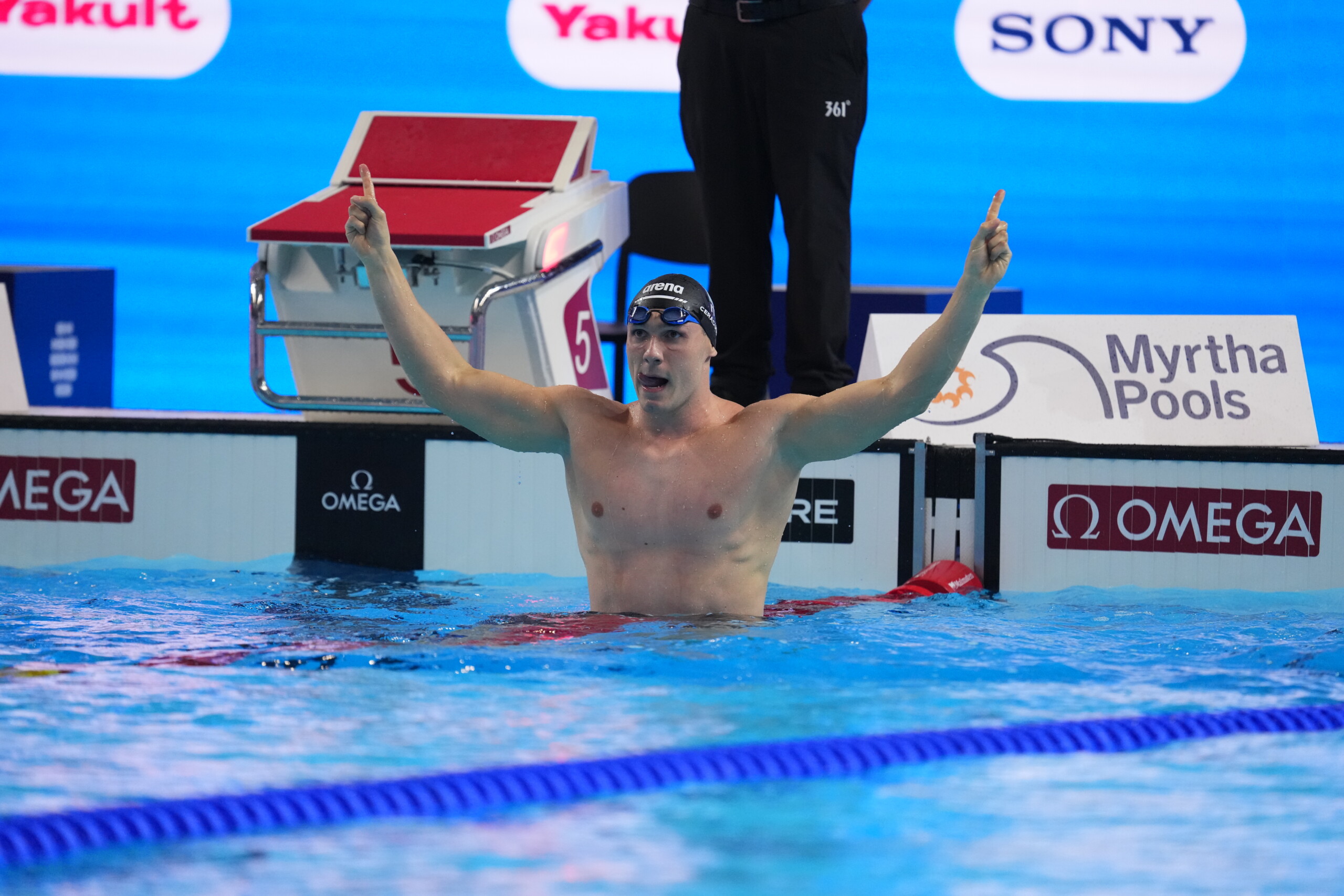 world swimming championships simone cerasuolo wins gold in the 50 meter breaststroke scaled