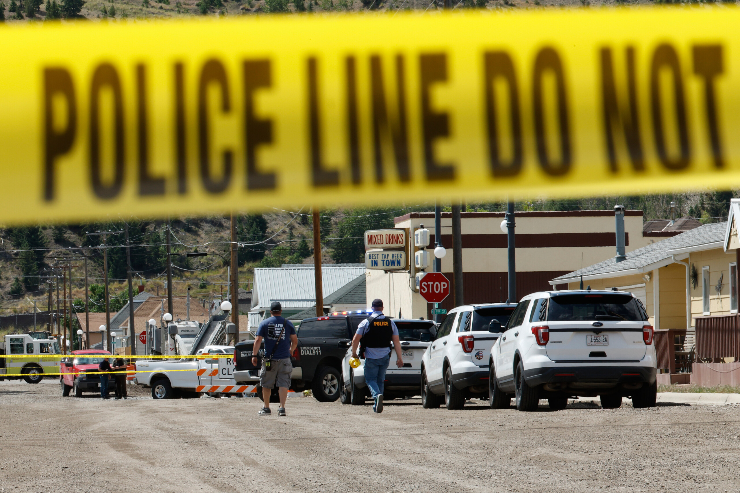 usa 4 dead in montana shooting manhunt underway scaled