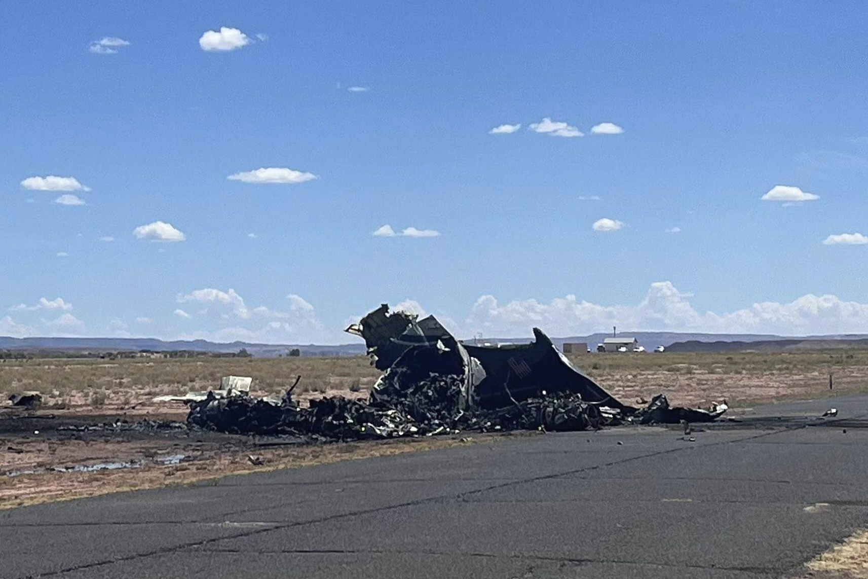 usa medical transport plane crashes in arizona four dead